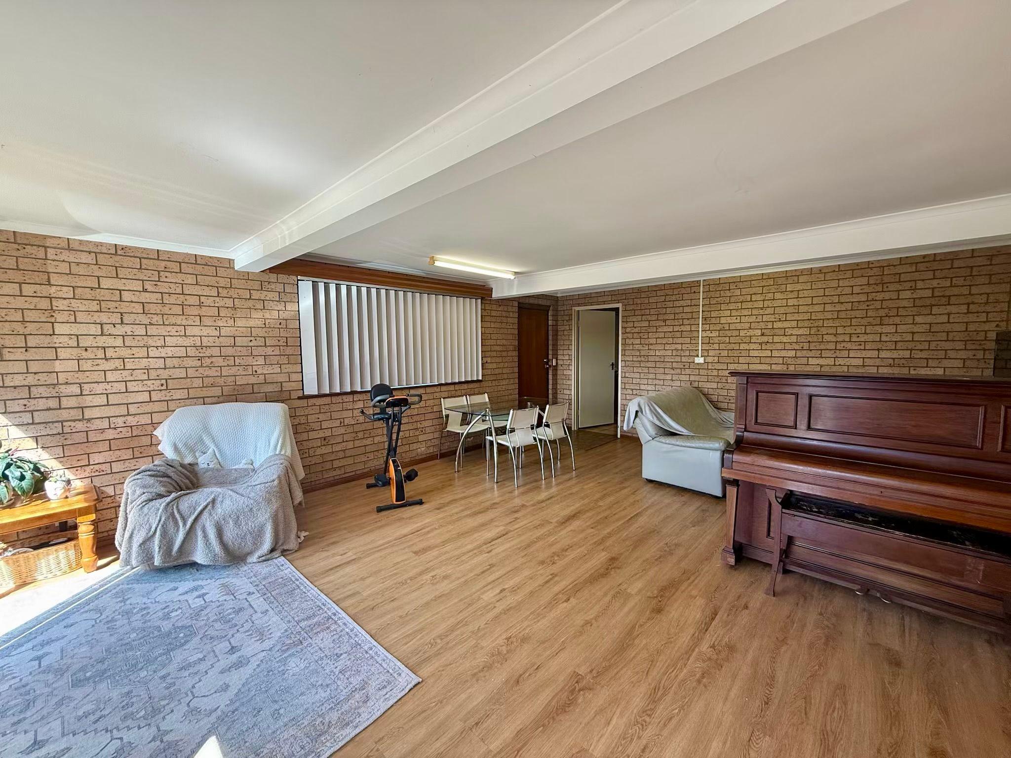 Low-Maintenance Living Just 260m to the Beach & Shops