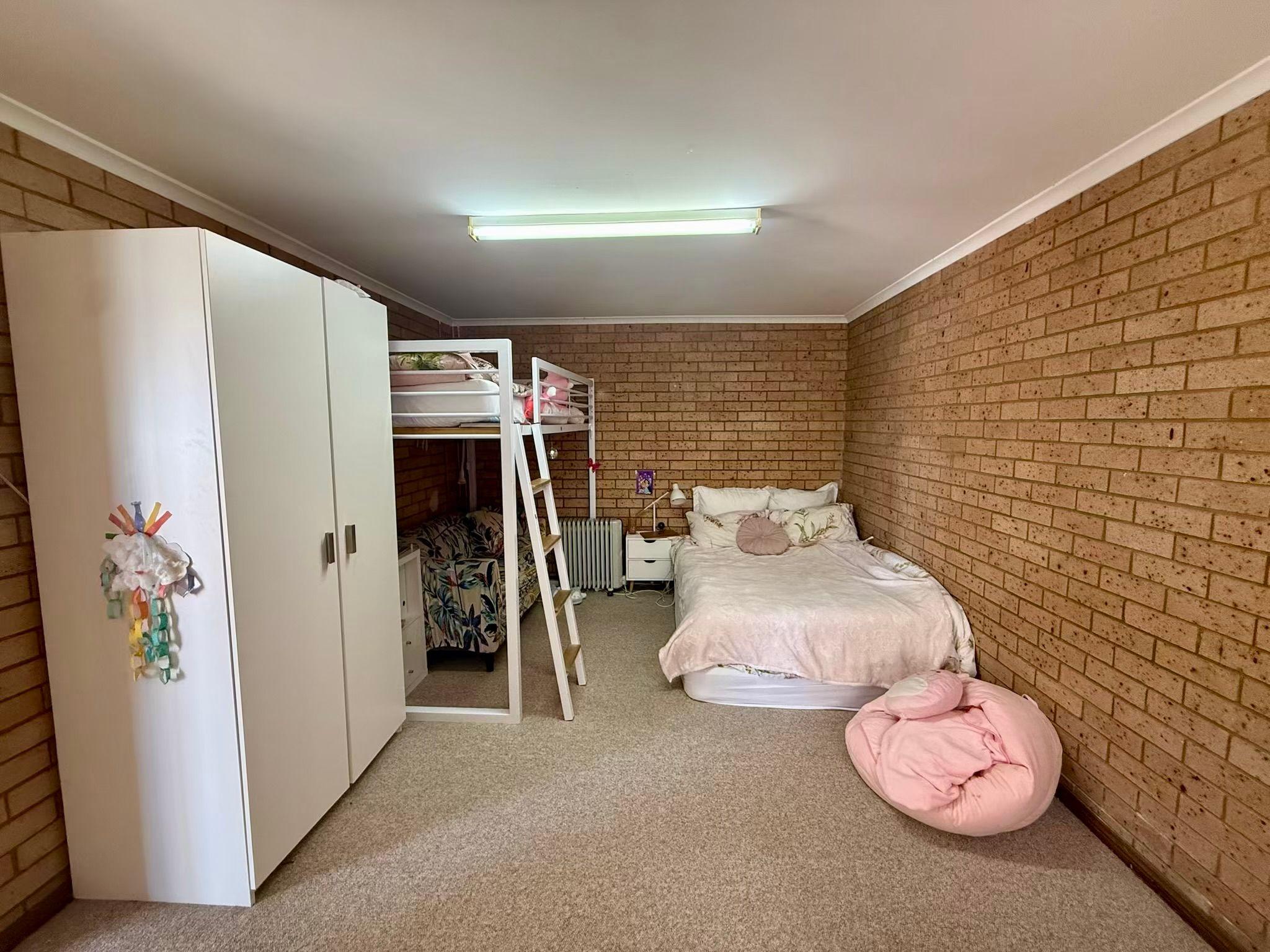 Low-Maintenance Living Just 260m to the Beach & Shops