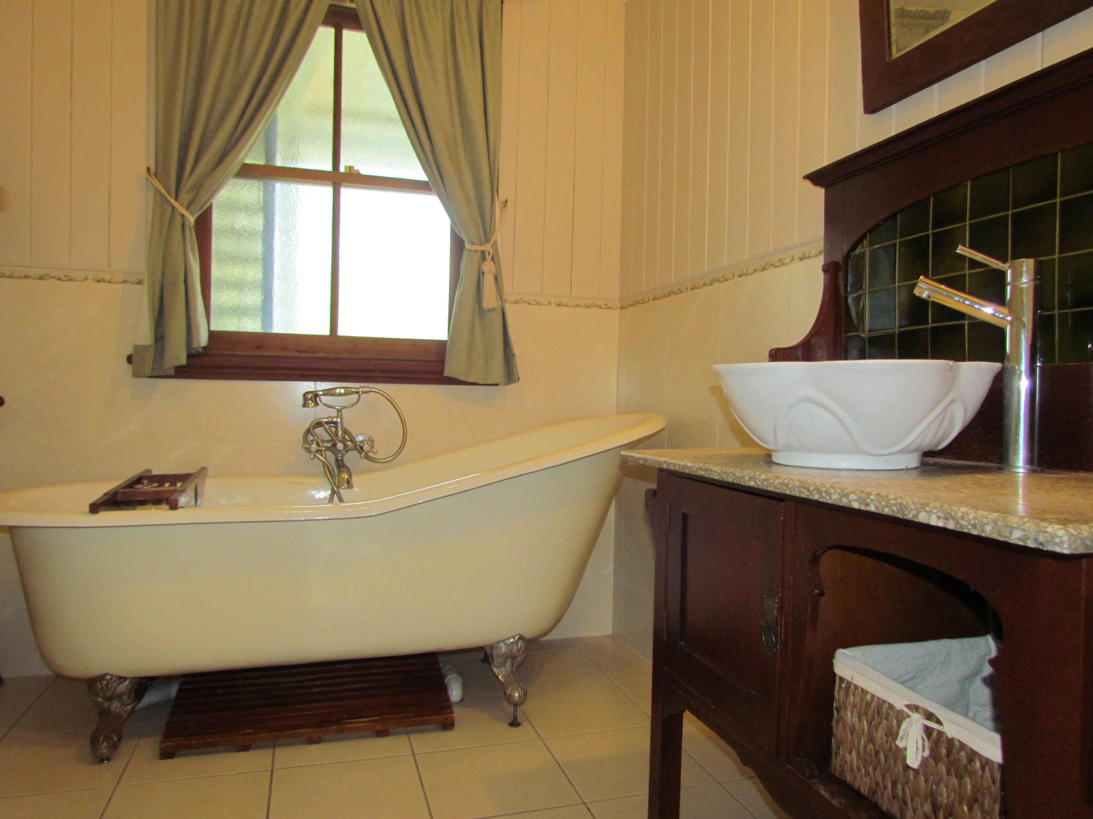 Character Filled 3 Bedroom with Beautiful Outlook