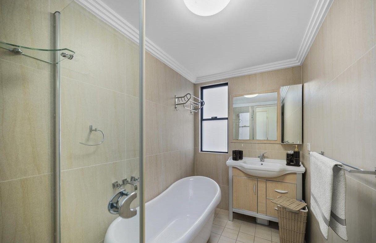 Low-Maintenance, Light-Filled Apartment in Prime Location Near JCU