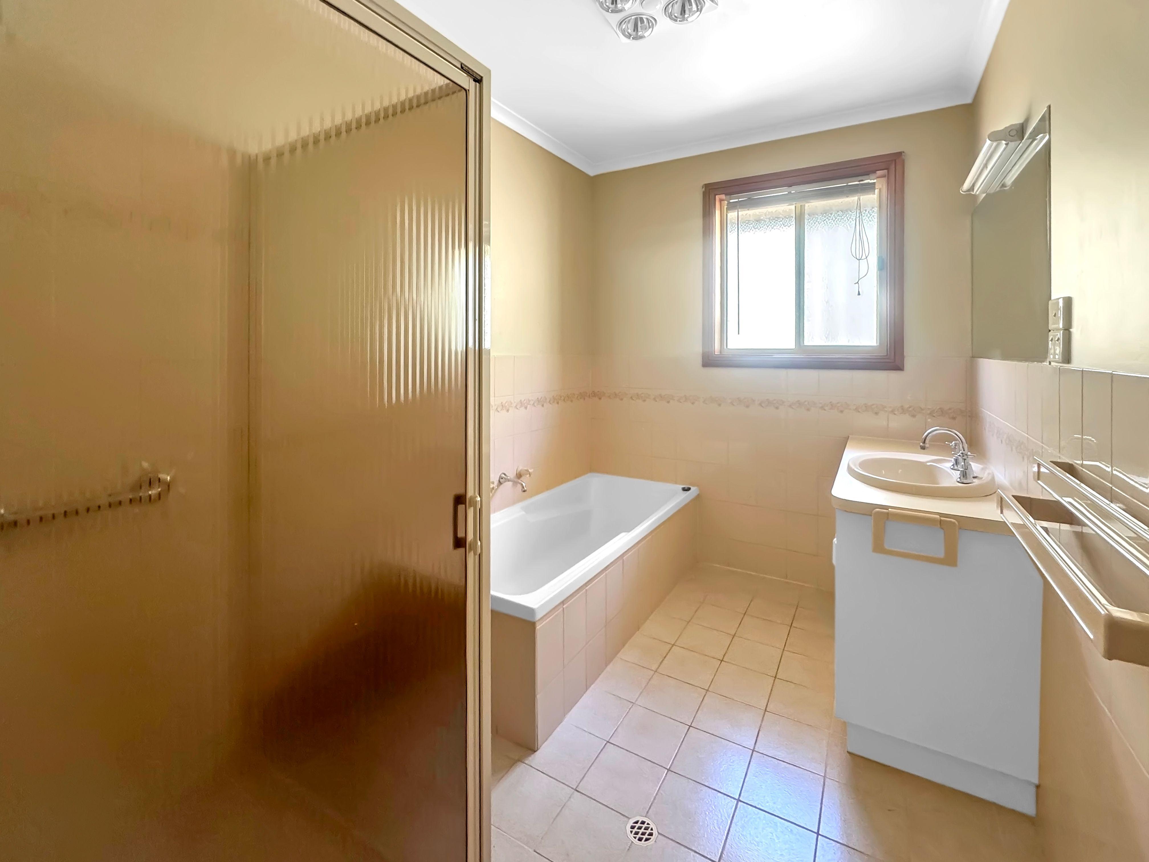 Neat 2 bedroom home close to all local amenities