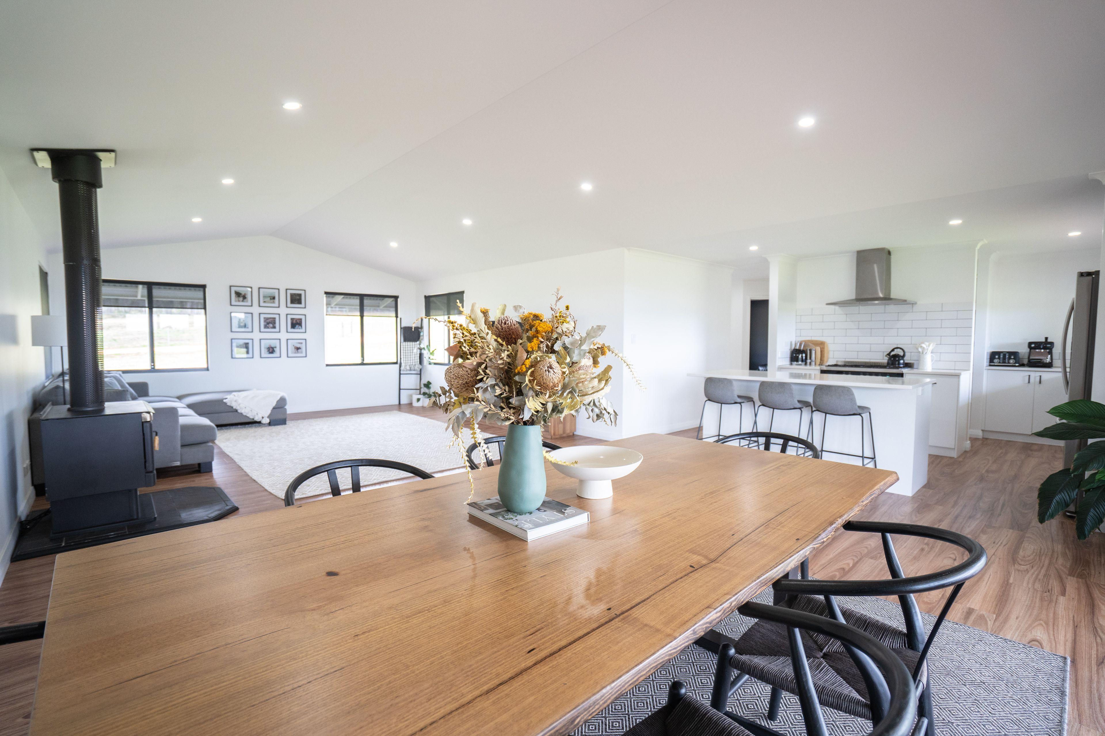 Immaculate Rural Lifestyle Property With Stunning Home.