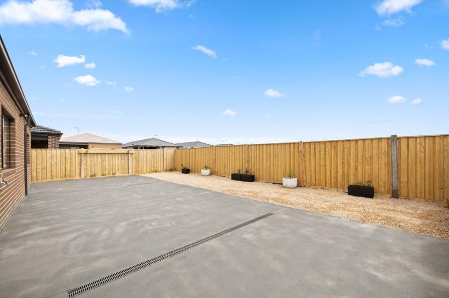 Stunning 4 Bedroom Property To Call Home - **Apply For This Property Now**