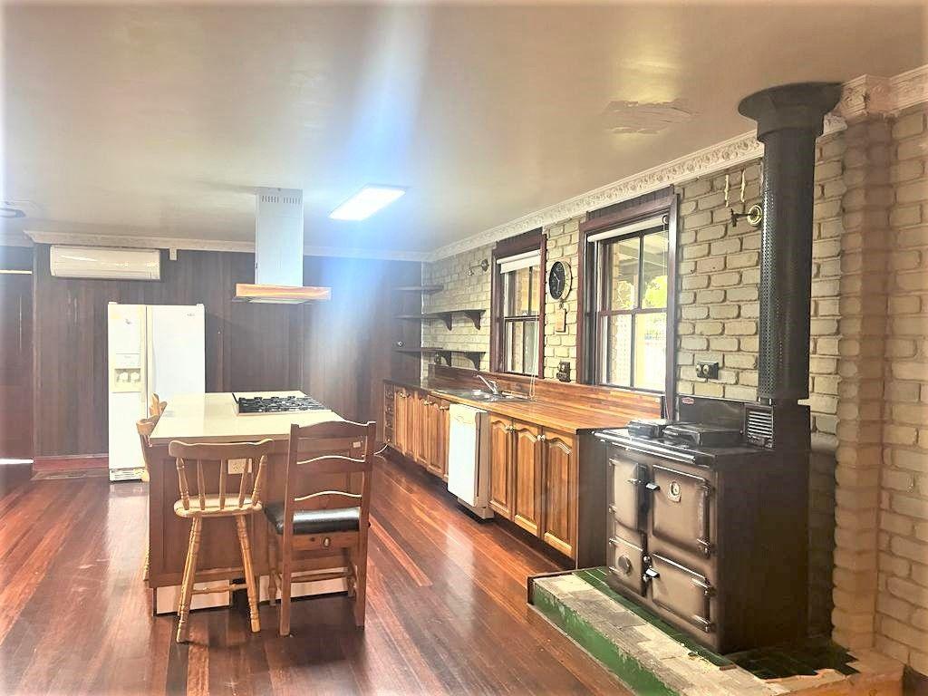 Prop-GPT: House: VIC Hoppers Crossing, VIC 3029 Home For Rent