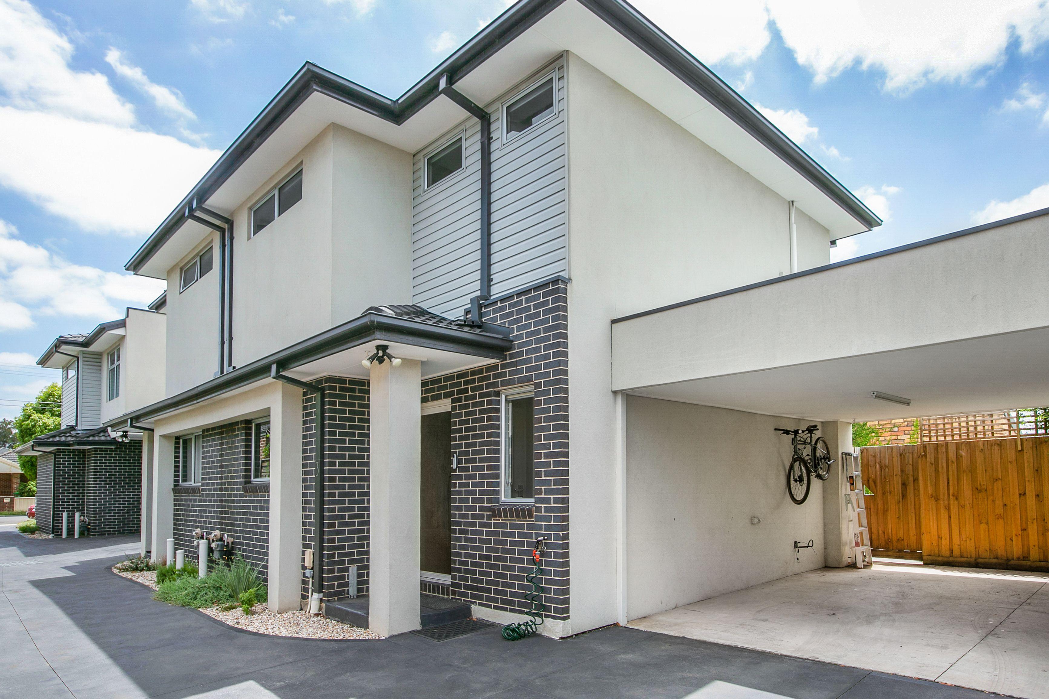 Prop-GPT: Townhouse: VIC Reservoir, VIC 3073 Home For Rent