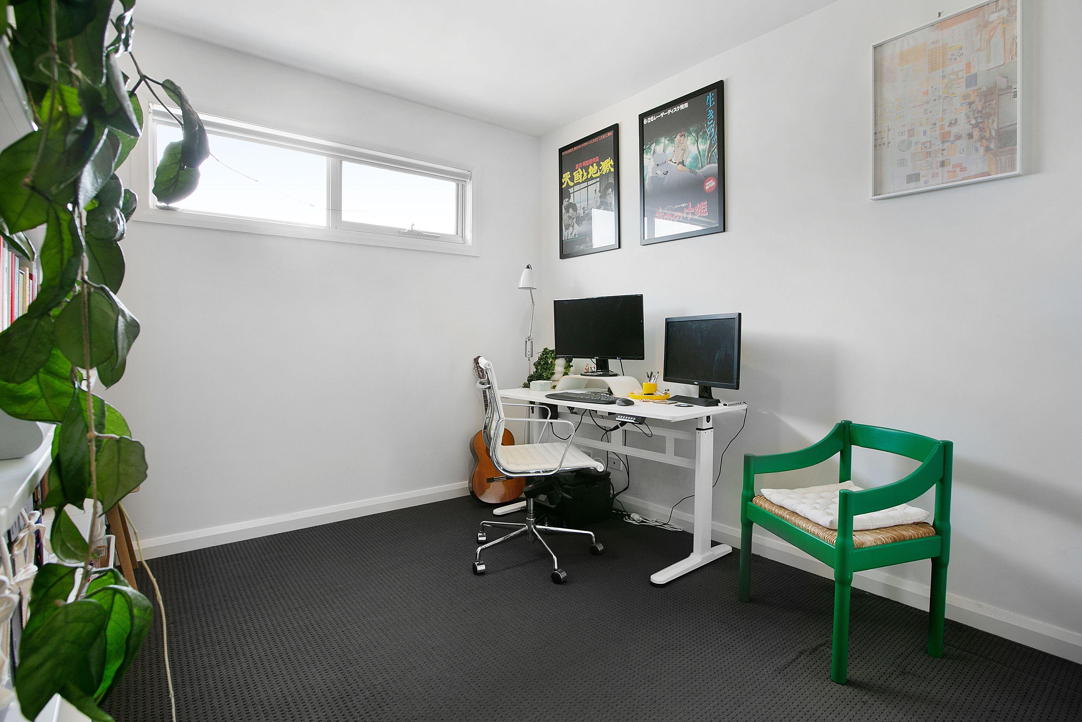 Comfort And Style In A Prime Location!