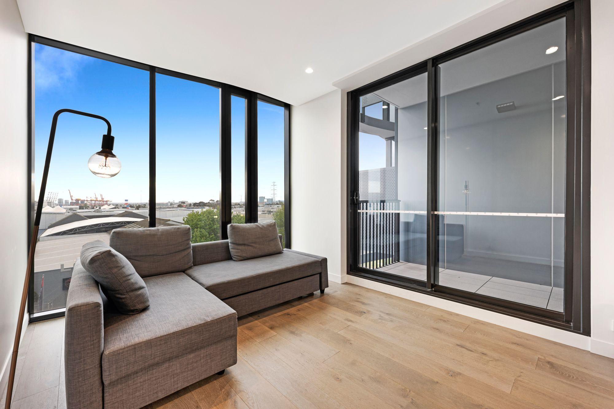 Prop-GPT: Apartment: VIC Port Melbourne, VIC 3207 Home For Rent