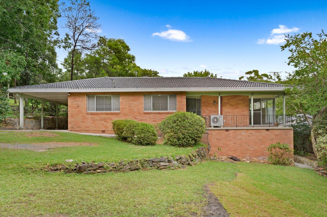 Prop-GPT: House: NSW North Wahroonga, NSW 2076 Home For Rent