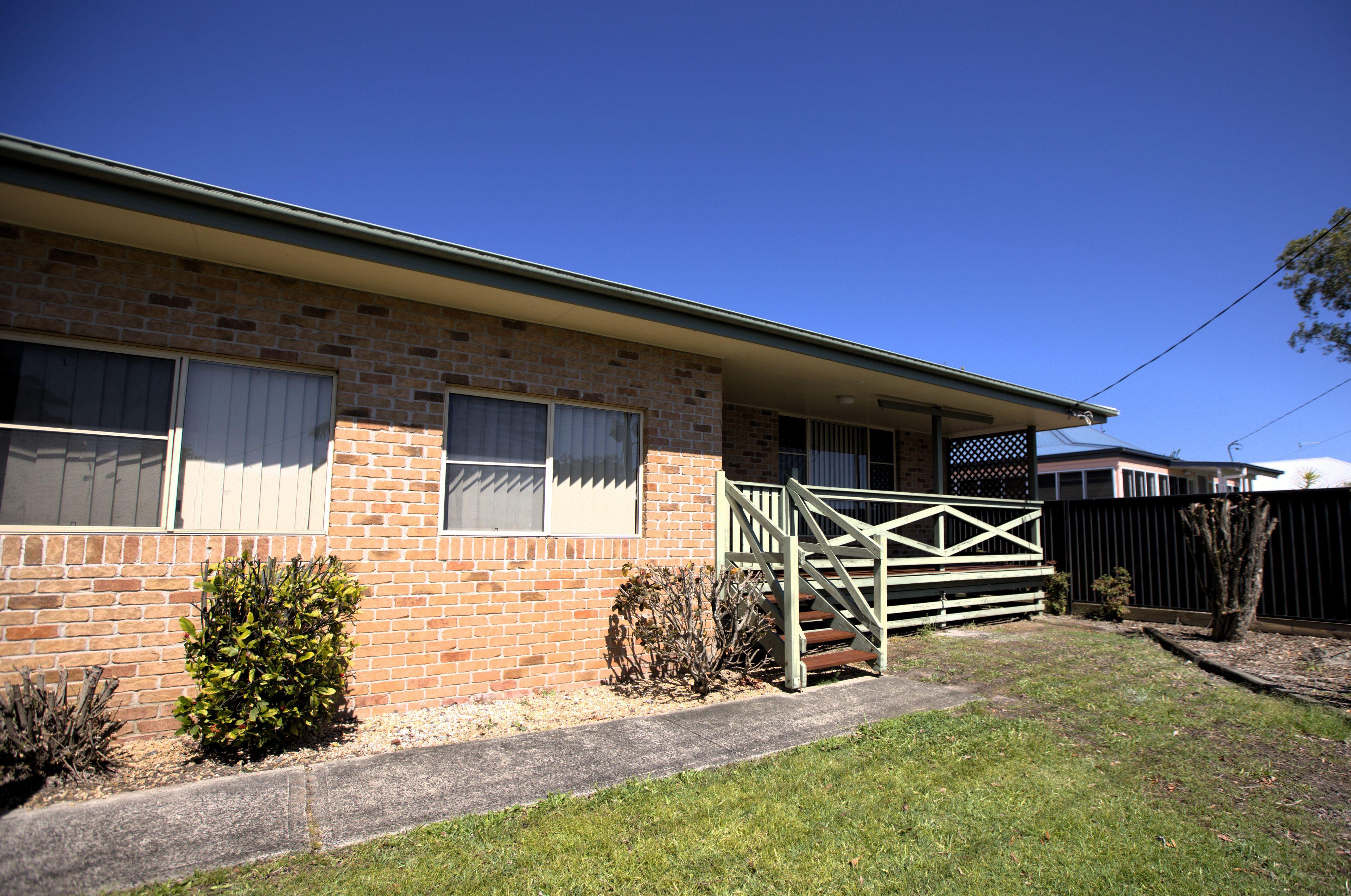 Freshly Updated 3-Bedroom Home with Industrial Shed Option - Low Maintenance & Ultra Convenient