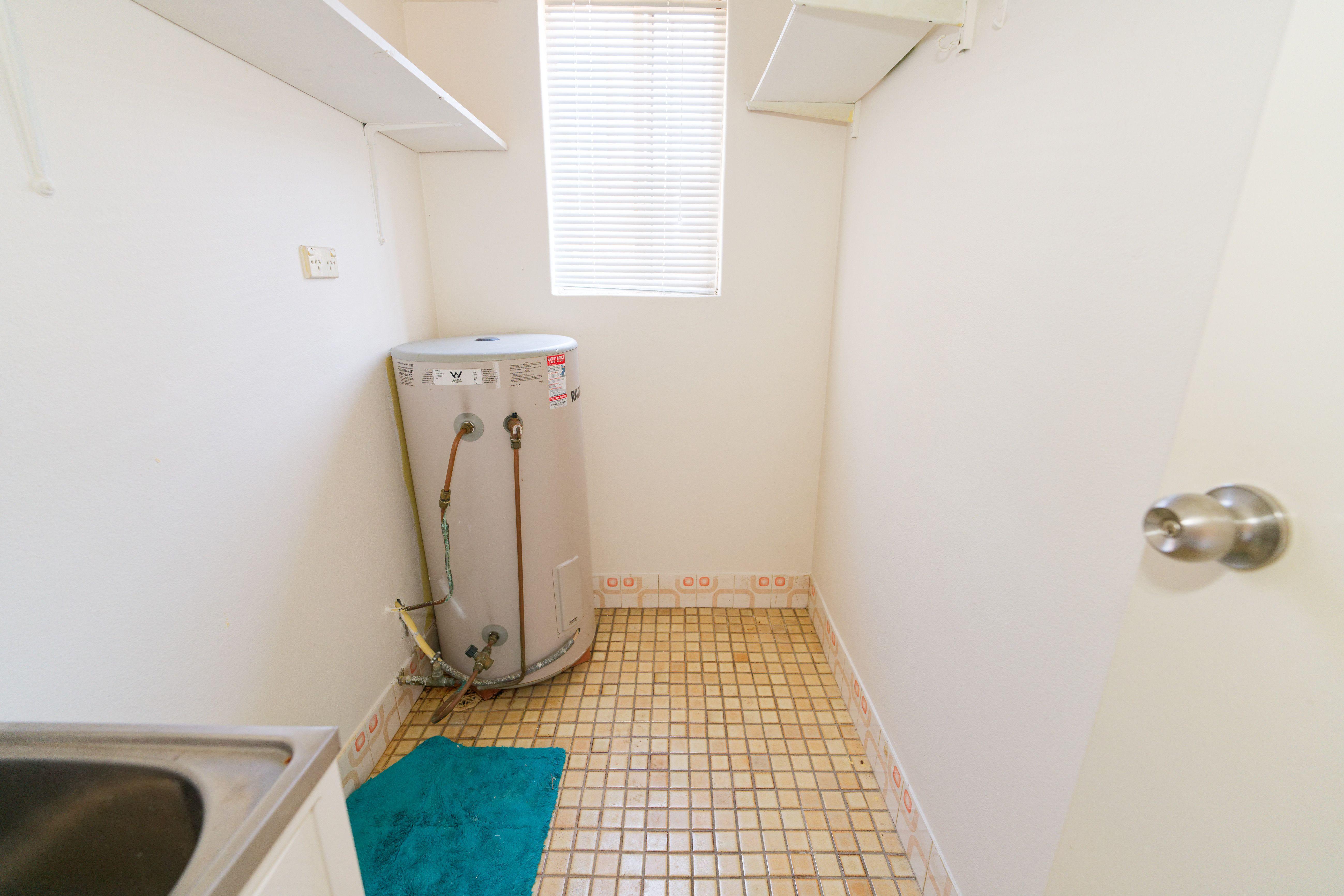 Spacious with a Modern Touch, 2-Bedroom Unit in the Heart of Fairfield!