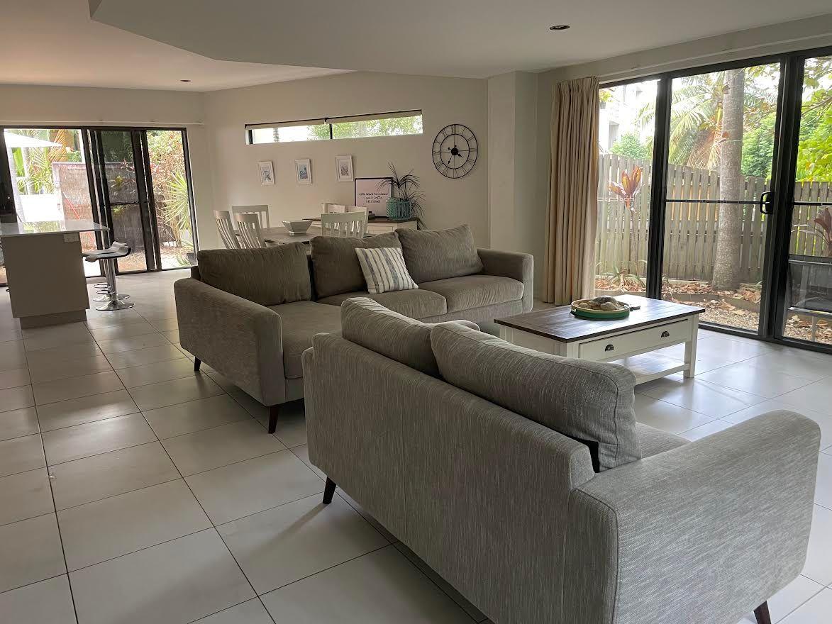 Fully Furnished Two Bedroom Unit in Airlie Beach