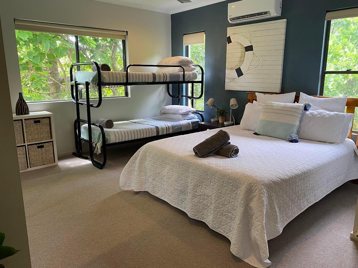 Fully Furnished Two Bedroom Unit in Airlie Beach