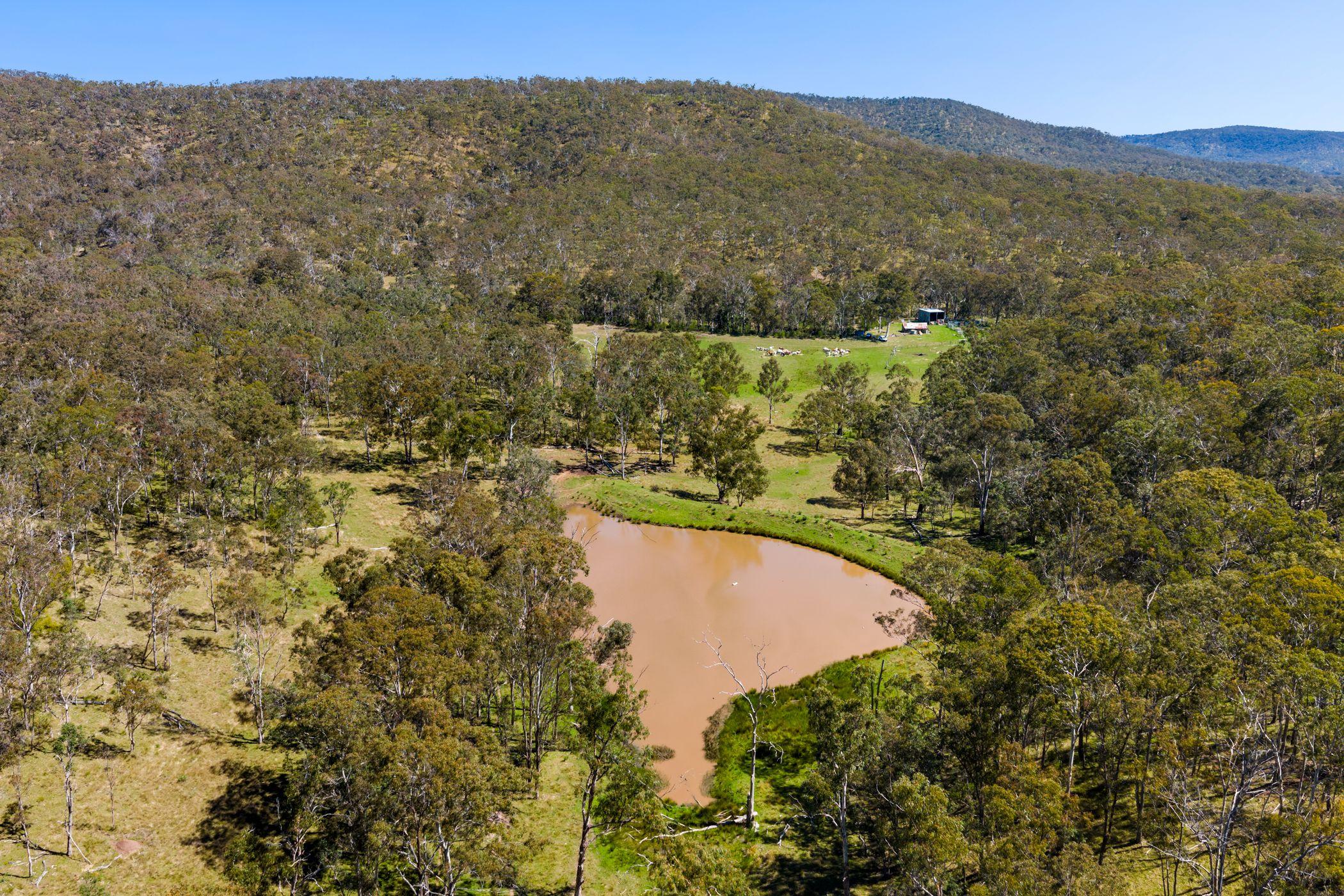 'YABRAGUNYAH' - PREMIER GRAZING COUNTRY WITH UNRIVALLED VIEWS