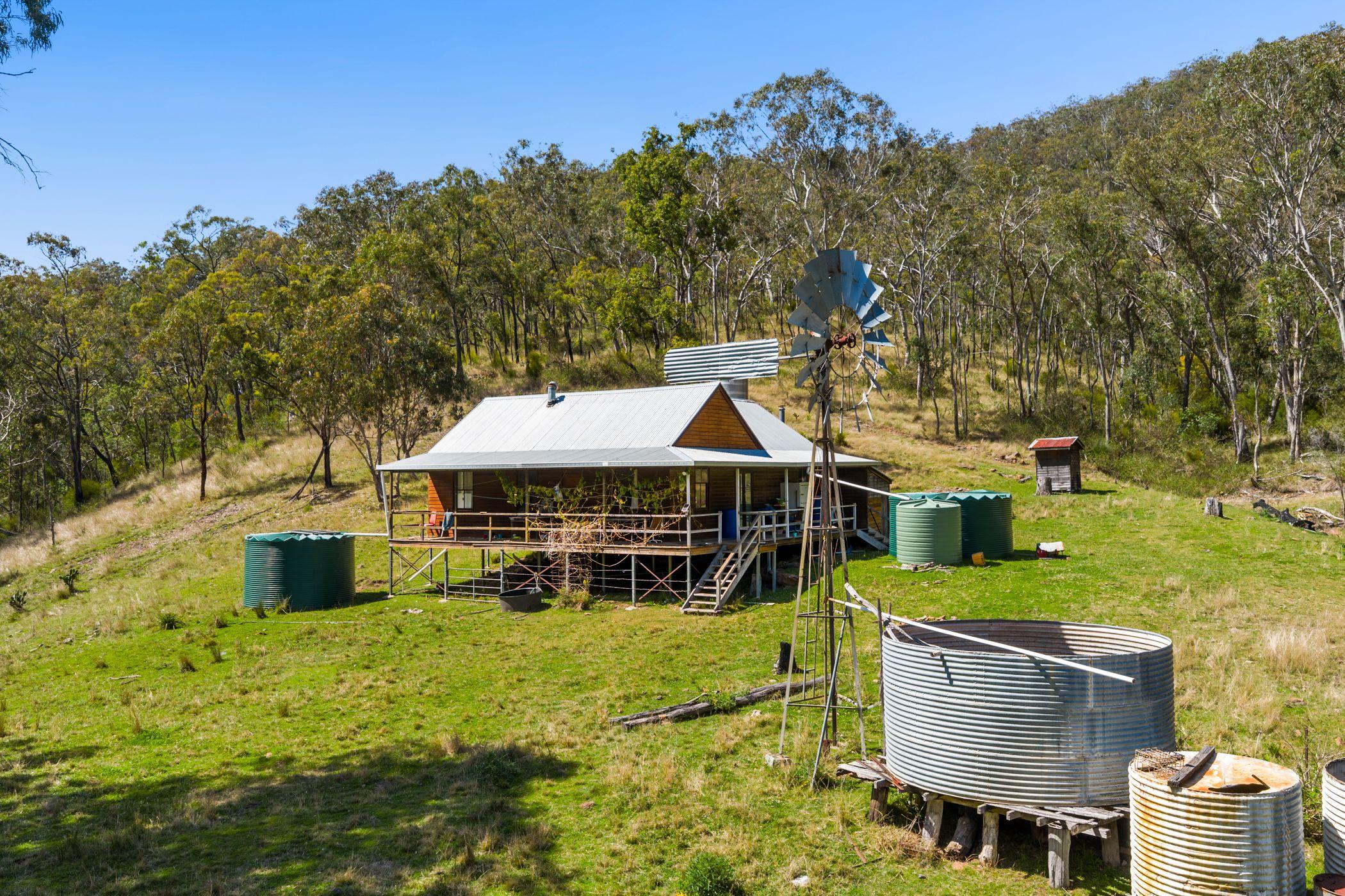 'YABRAGUNYAH' - PREMIER GRAZING COUNTRY WITH UNRIVALLED VIEWS