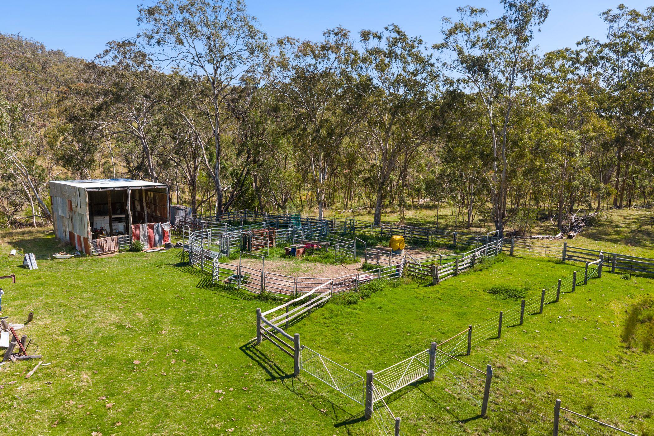'YABRAGUNYAH' - PREMIER GRAZING COUNTRY WITH UNRIVALLED VIEWS