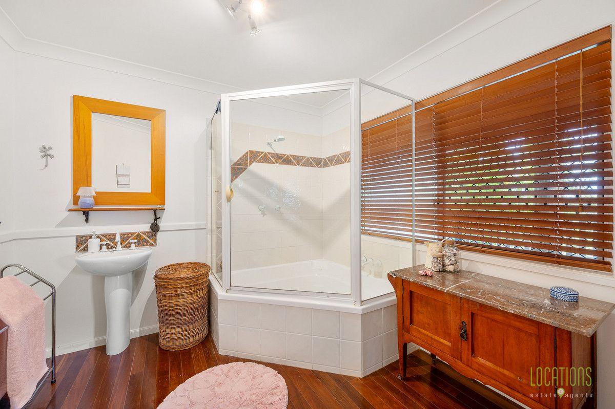 NATURE AT YOUR DOORSTEP: CHARACTER-FILLED FAMILY HOME