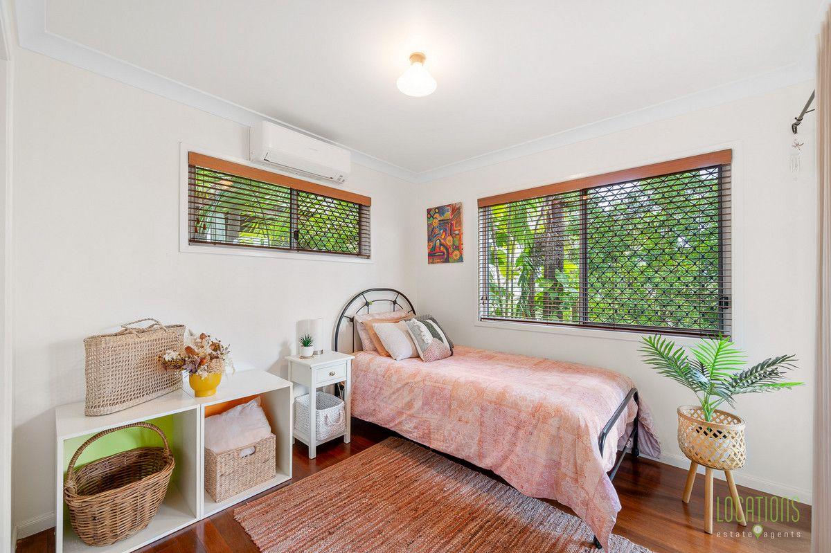 NATURE AT YOUR DOORSTEP: CHARACTER-FILLED FAMILY HOME