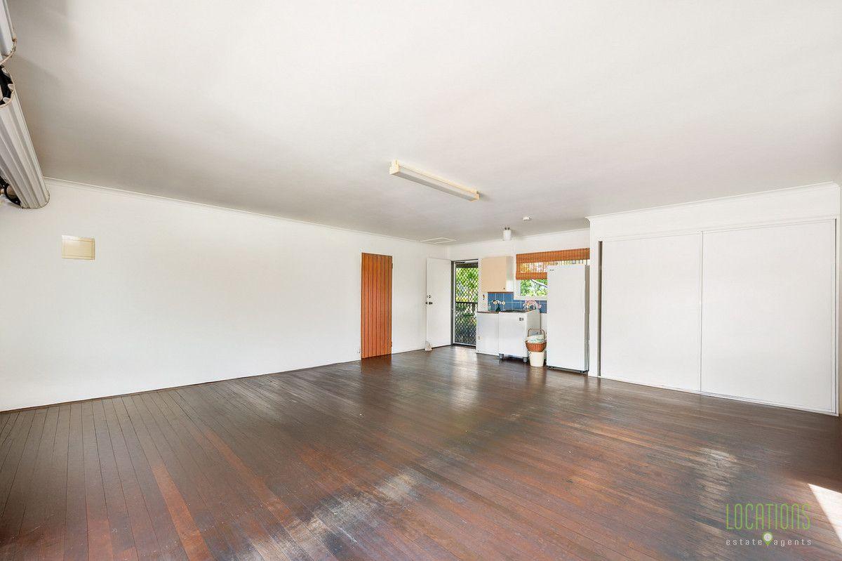 NATURE AT YOUR DOORSTEP: CHARACTER-FILLED FAMILY HOME