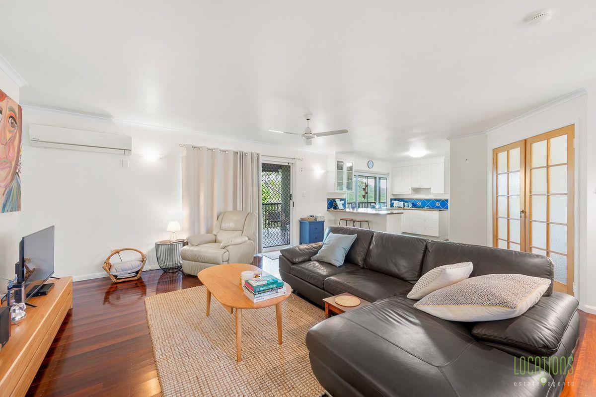 NATURE AT YOUR DOORSTEP: CHARACTER-FILLED FAMILY HOME