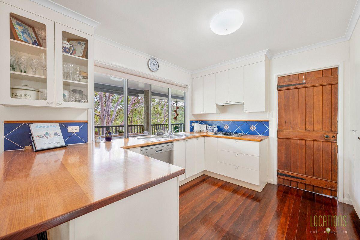 NATURE AT YOUR DOORSTEP: CHARACTER-FILLED FAMILY HOME