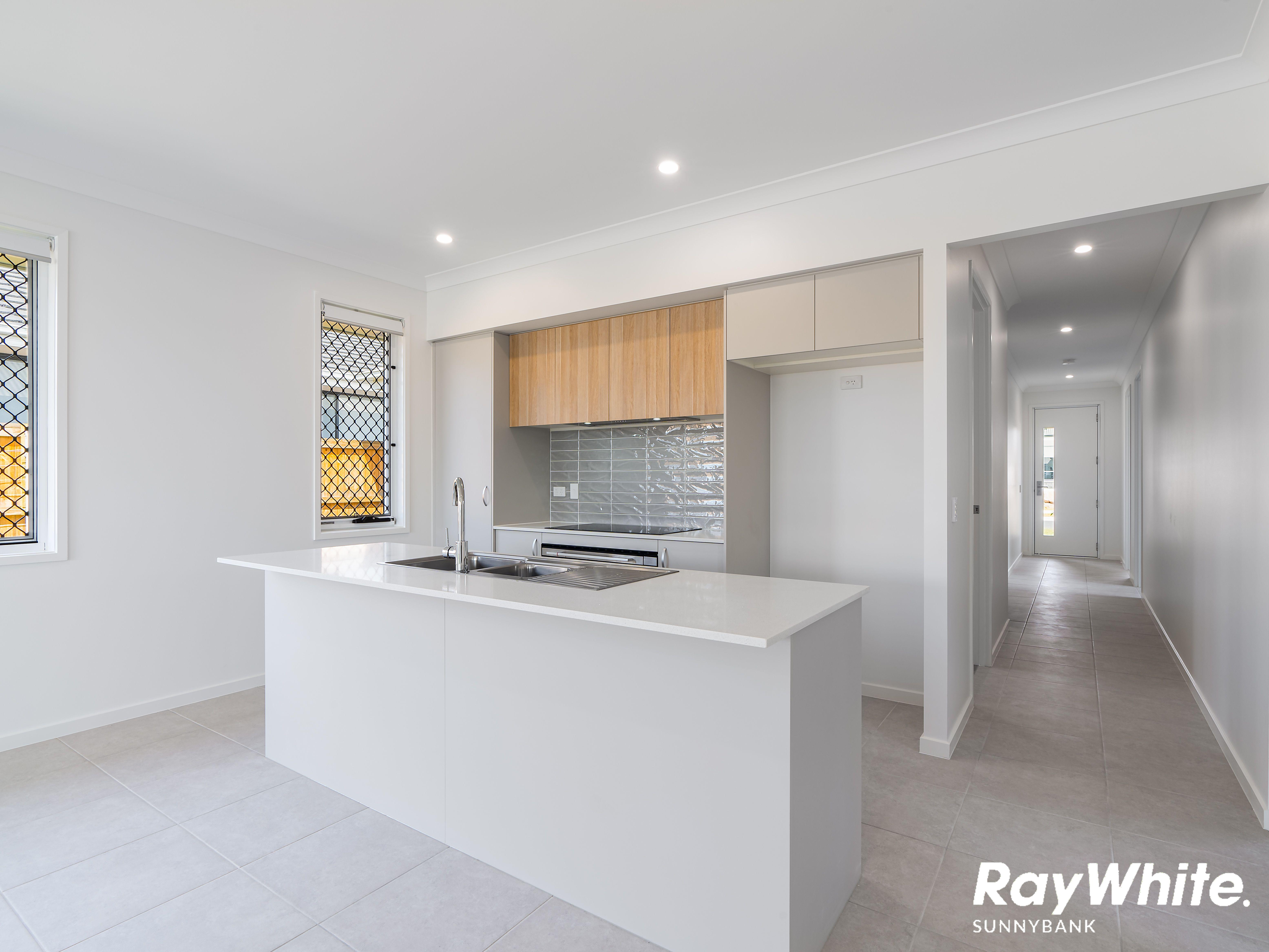 Fantastic Modern 4-Bedroom Family Home!