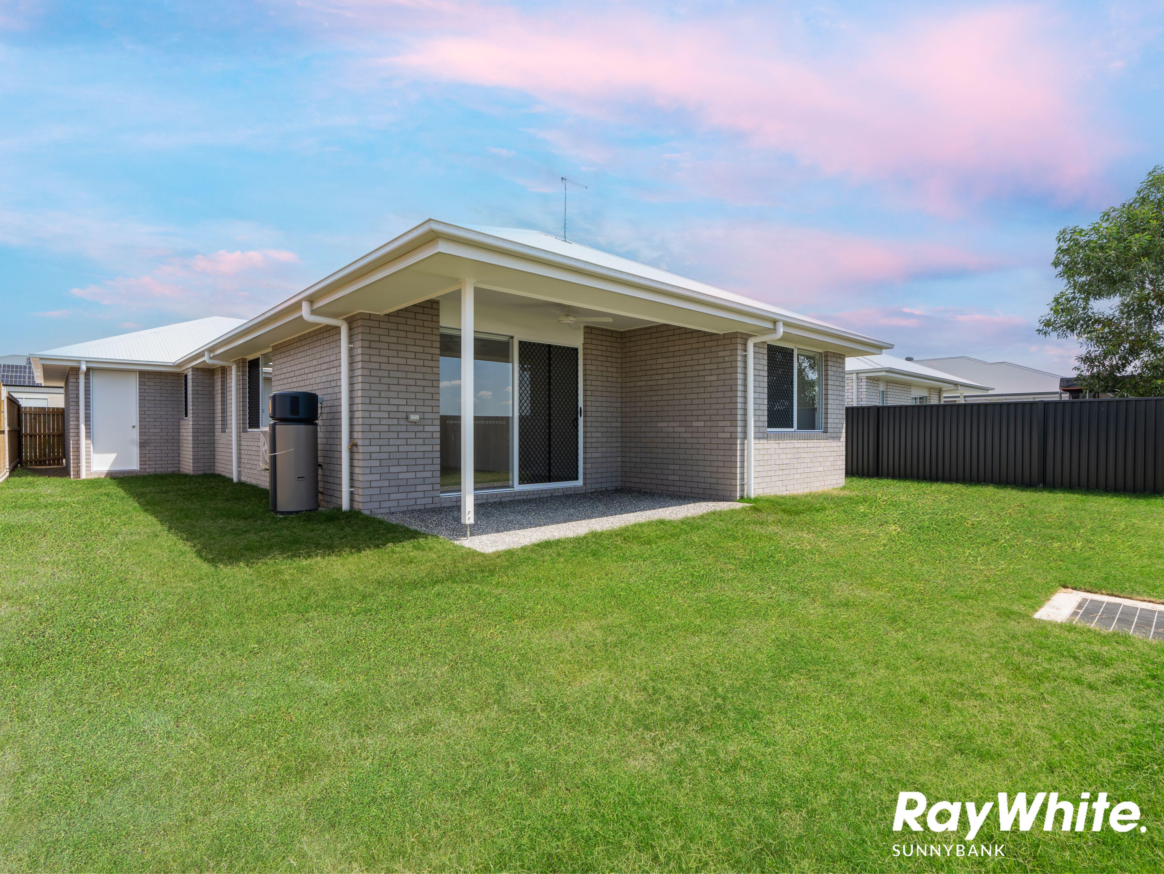 Fantastic Modern 4-Bedroom Family Home!