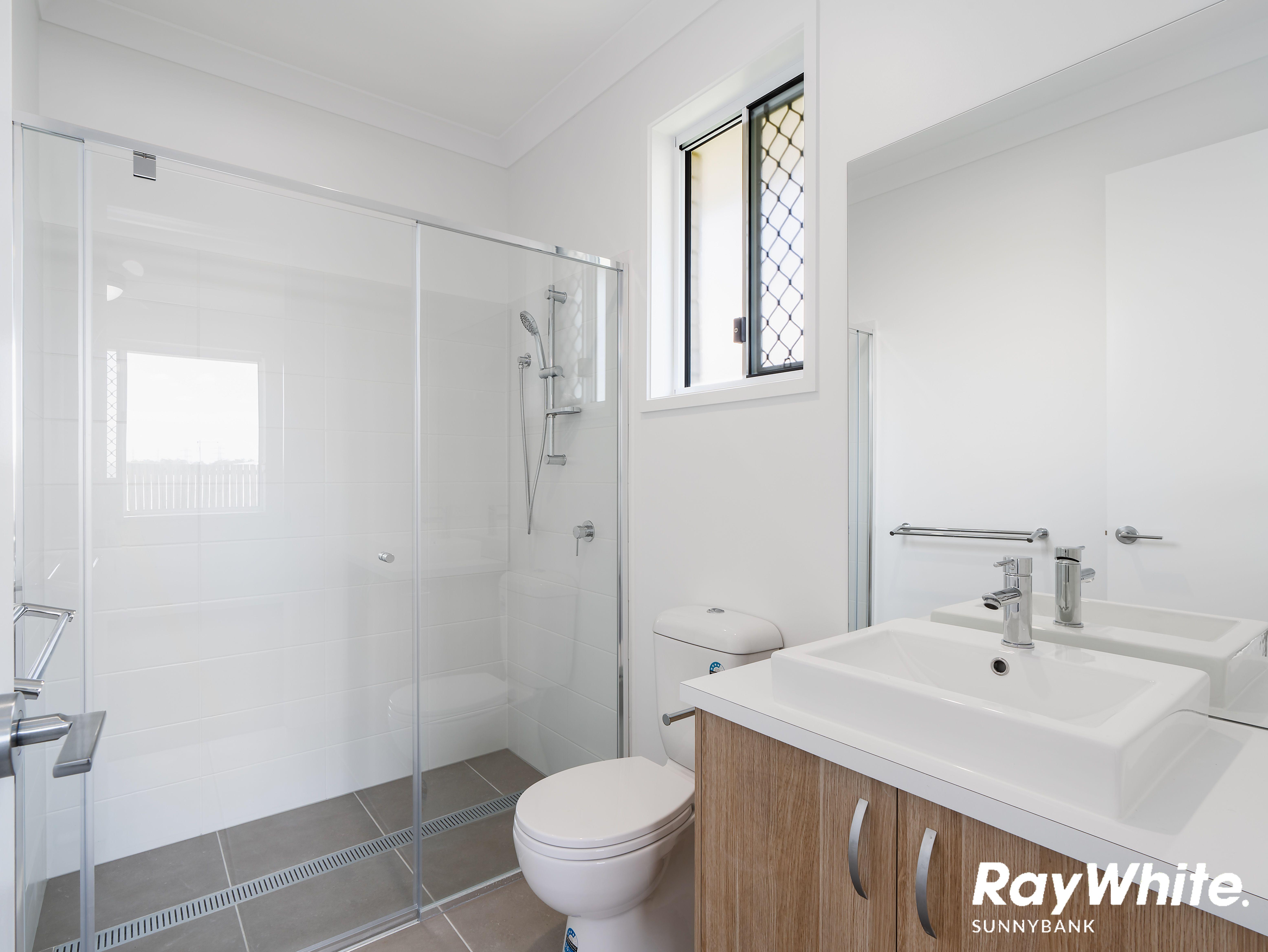 Fantastic Modern 4-Bedroom Family Home!