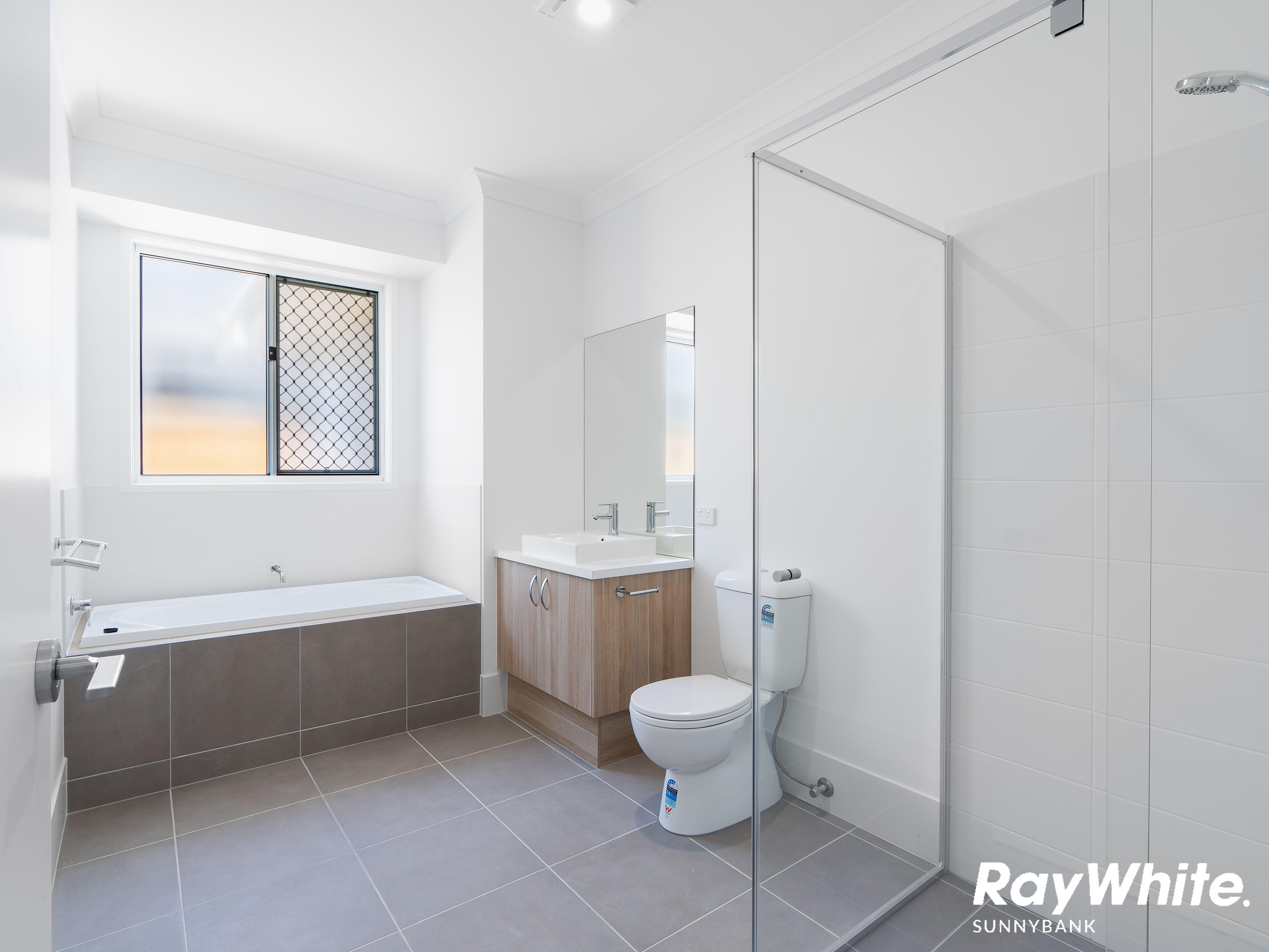 Fantastic Modern 4-Bedroom Family Home!