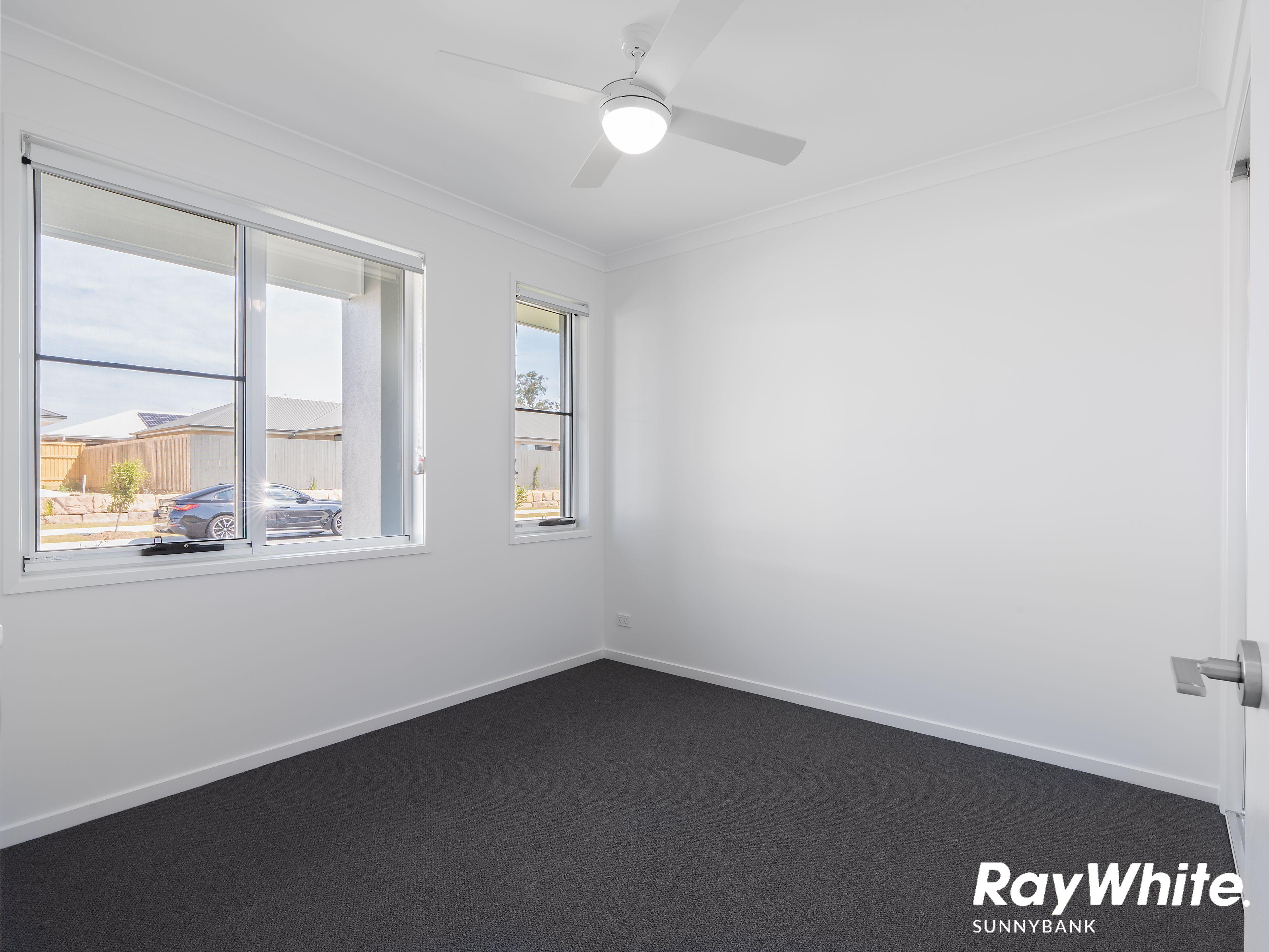 Fantastic Modern 4-Bedroom Family Home!