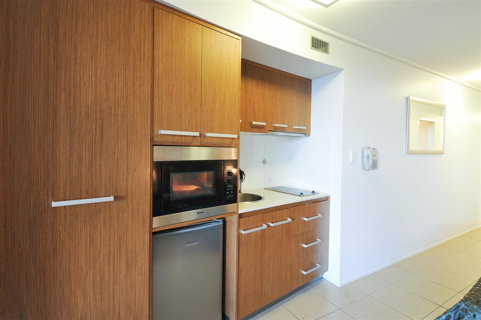STUNNING FURNISHED STUDIO APARTMENT IN AIRLIE BEACH