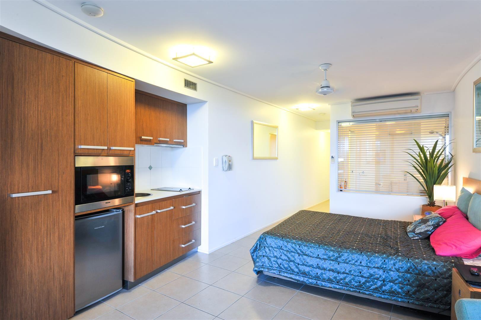 STUNNING FURNISHED STUDIO APARTMENT IN AIRLIE BEACH