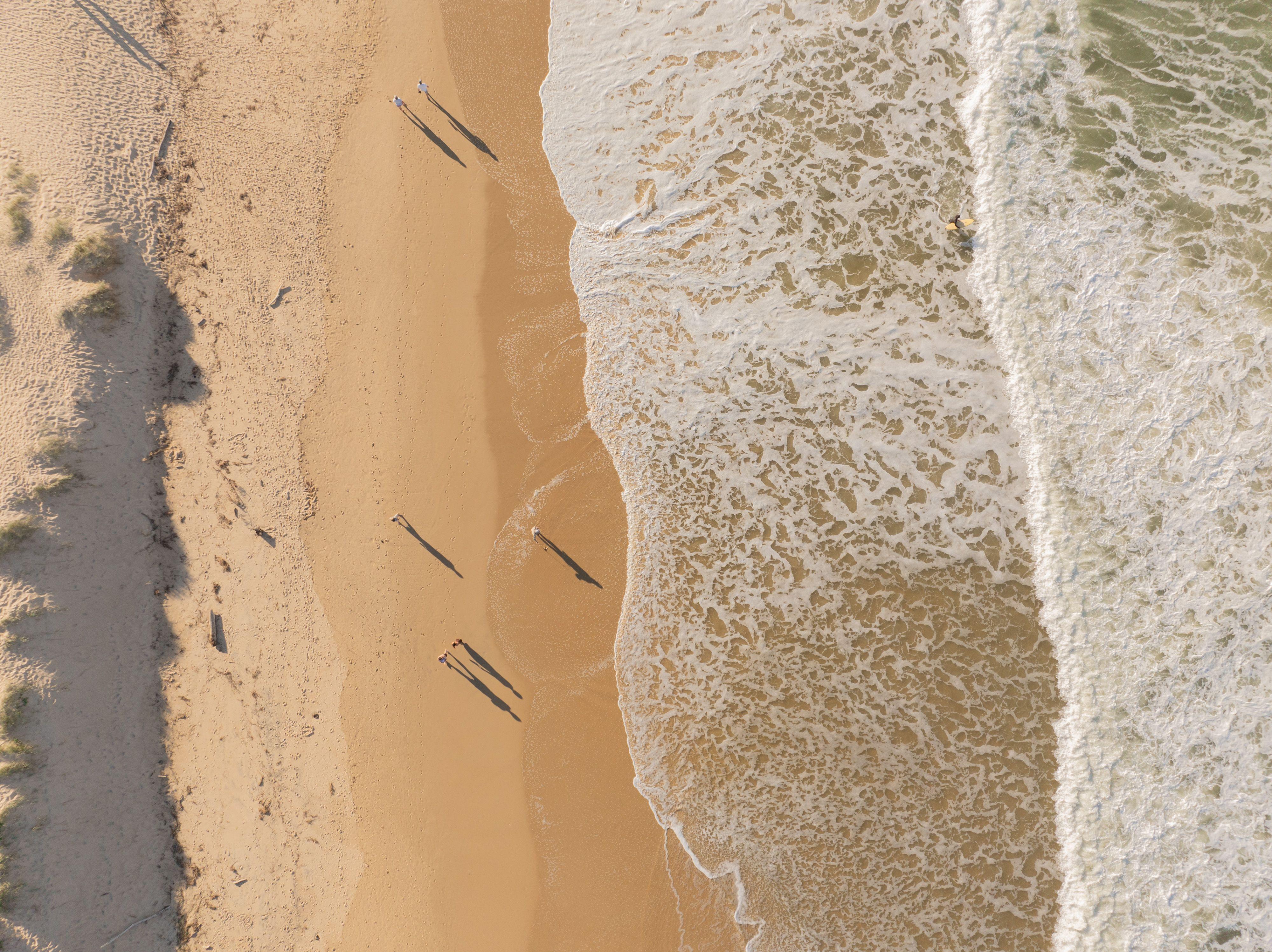 10 Minute Walk Into Town or To The Beach !