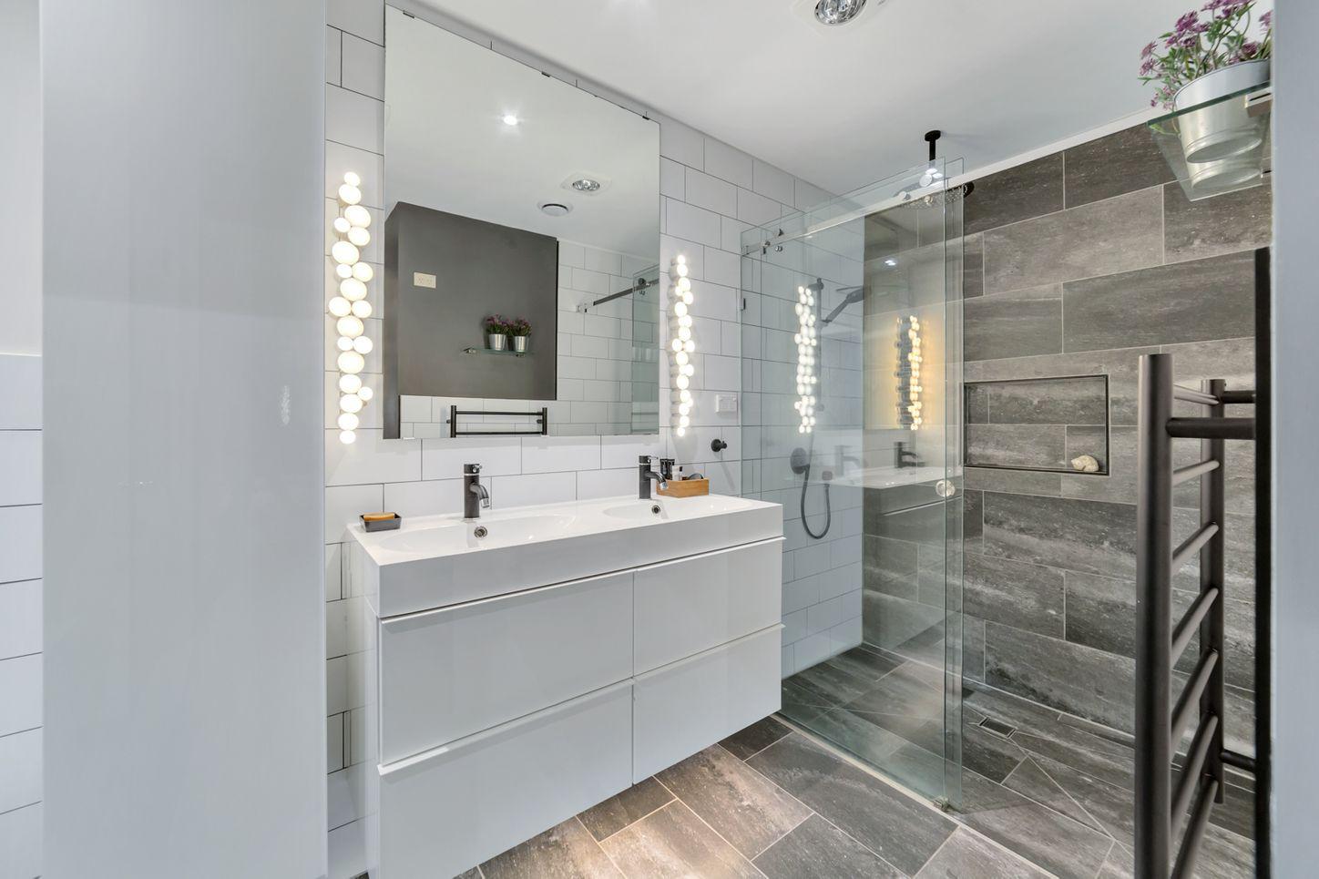 121 Kylie Avenue, FERNY HILLS, QLD 4055 - House for Rent - harcourts.net