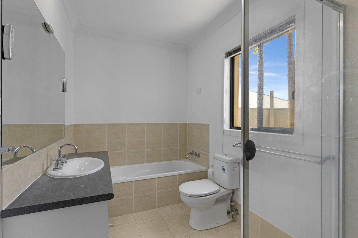 1/22 Lantau Crescent, Varsity Lakes, QLD 4227 - Townhouse for Rent - harcourts.net