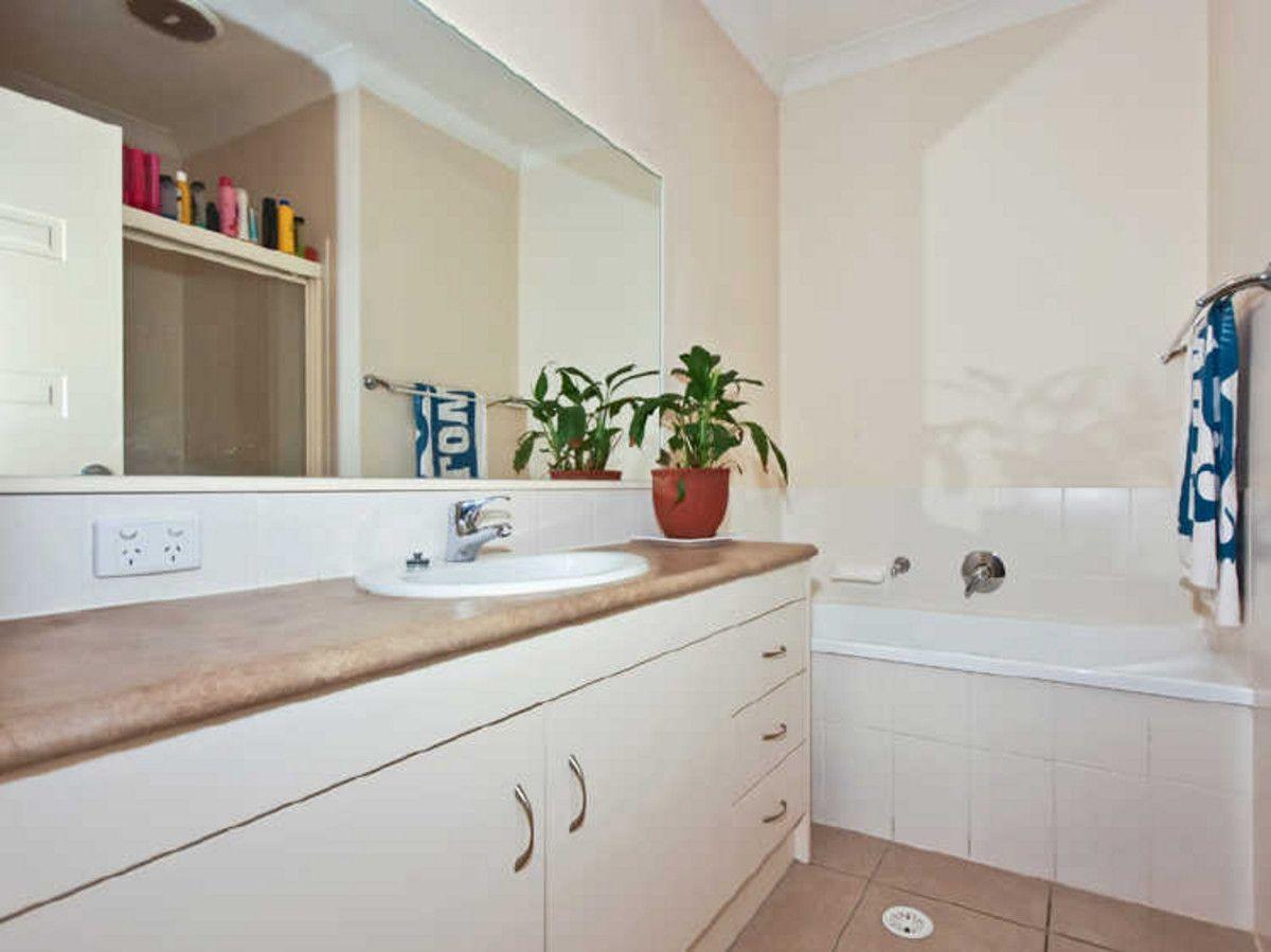 50 Palma Crescent, VARSITY LAKES, QLD 4227 - House for Rent - harcourts.net