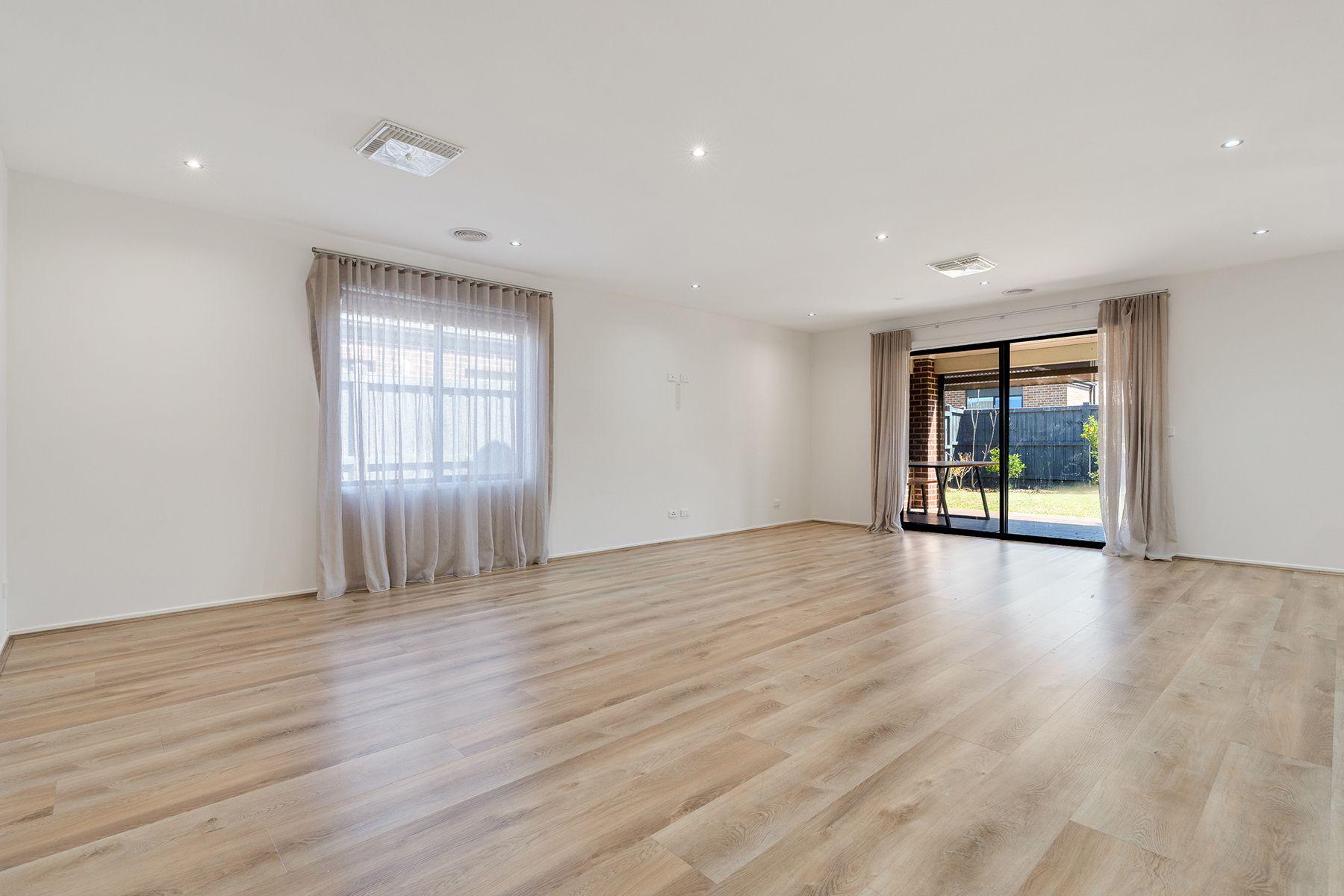 Bright & Spacious!