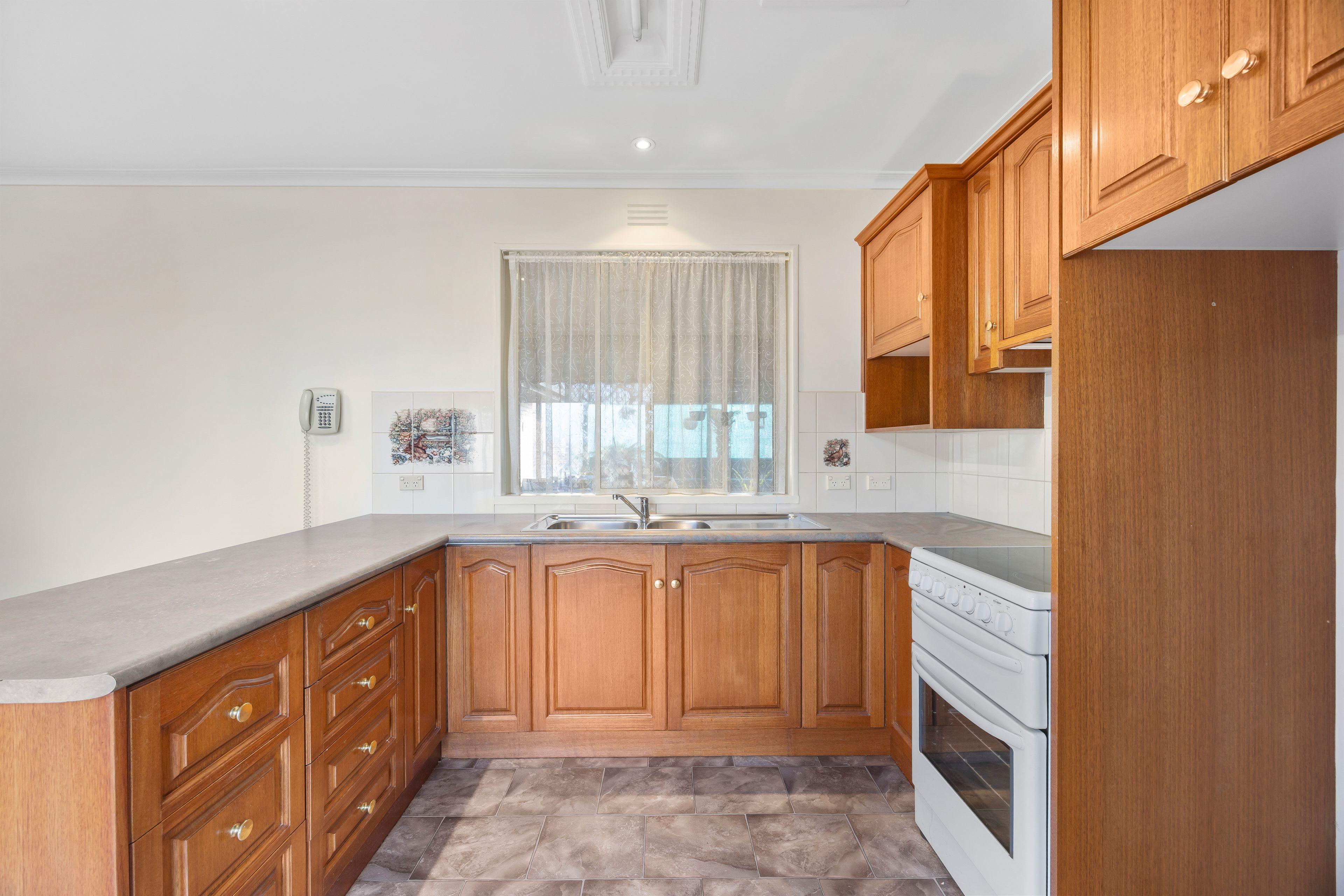 Spacious 3-Bedroom Family Home in the West