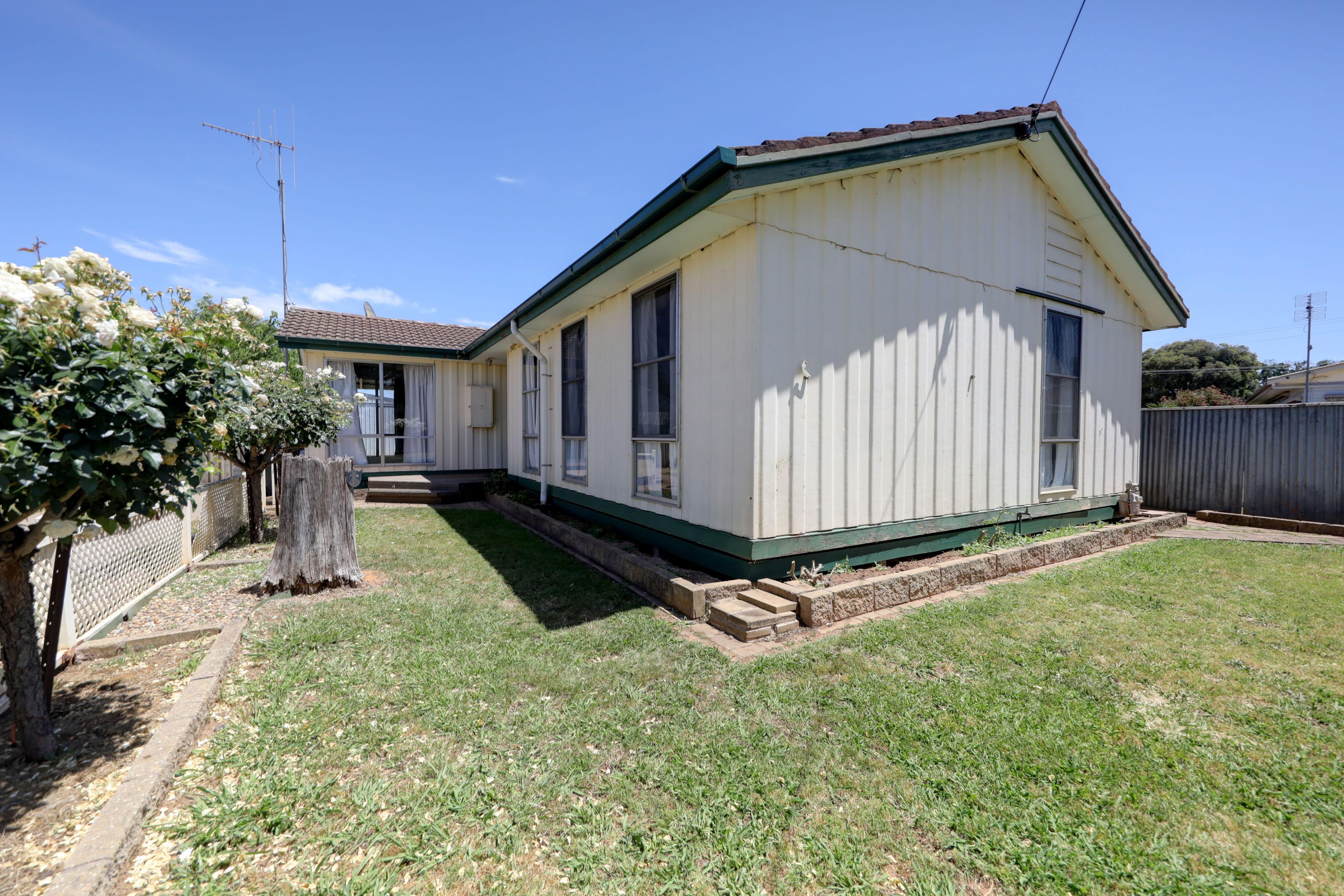 Prop-GPT: House: VIC Cobram, VIC 3644 Home For Rent