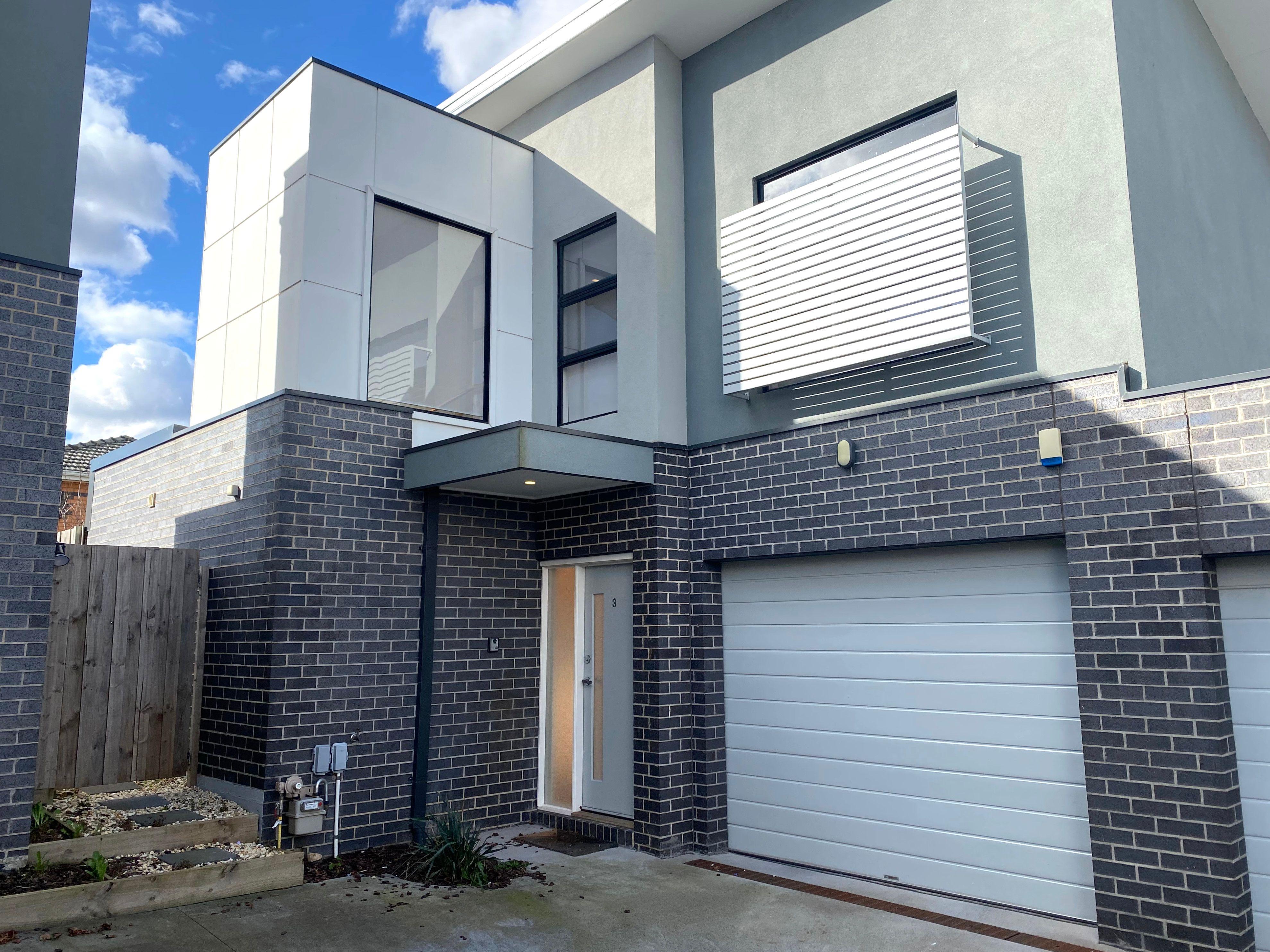 Prop-GPT: Townhouse: VIC Reservoir, VIC 3073 Home For Rent