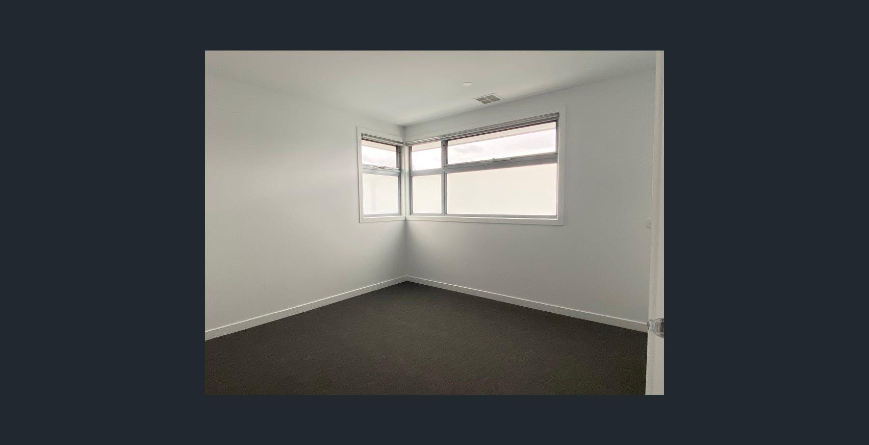 Nestled in a quiet, well-connected pocket of Brooklyn, this stylish home offers the perfect blend of convenience, comfort, and low-maintenance living.