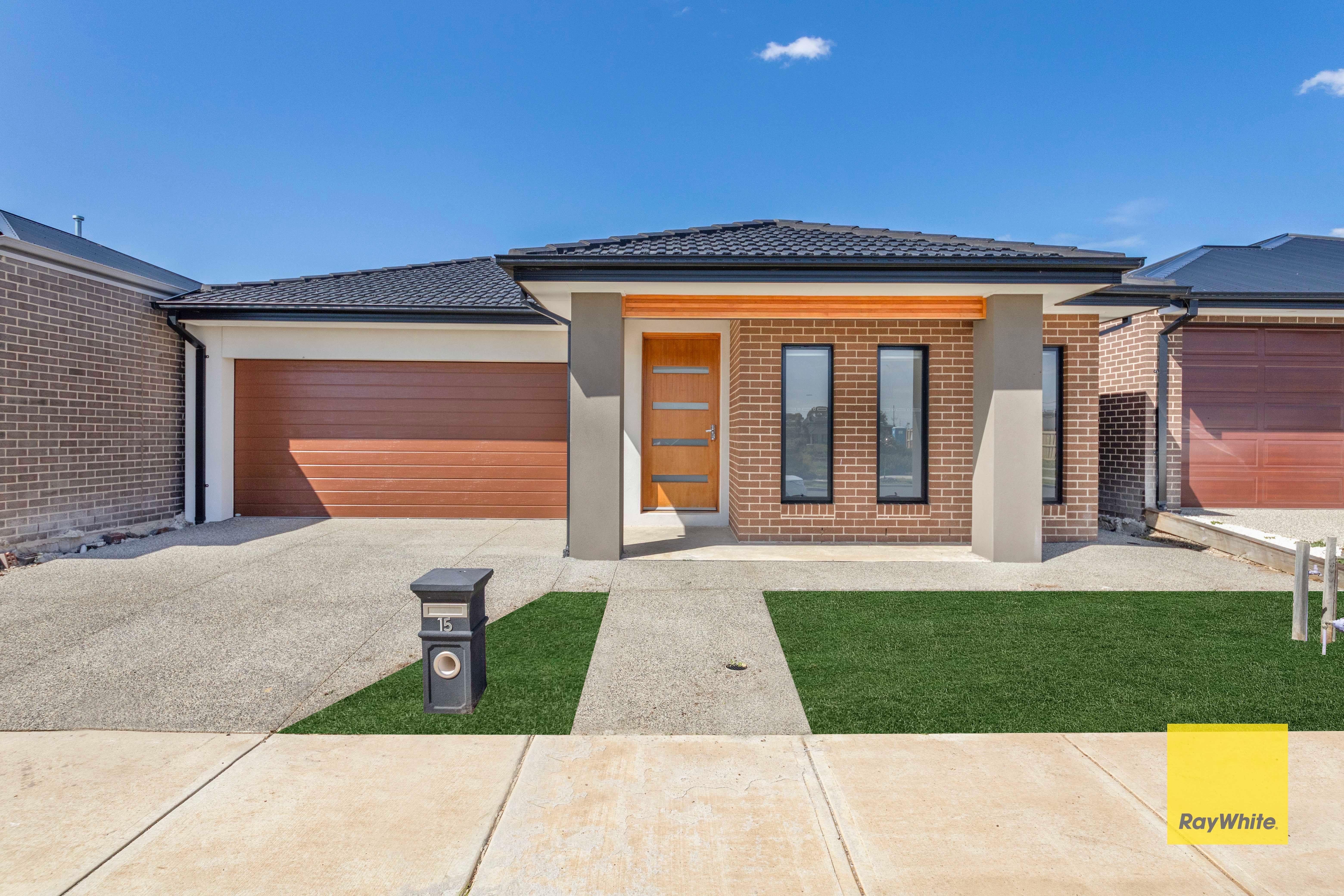 Prop-GPT: House: VIC Tarneit, VIC 3029 Home For Rent