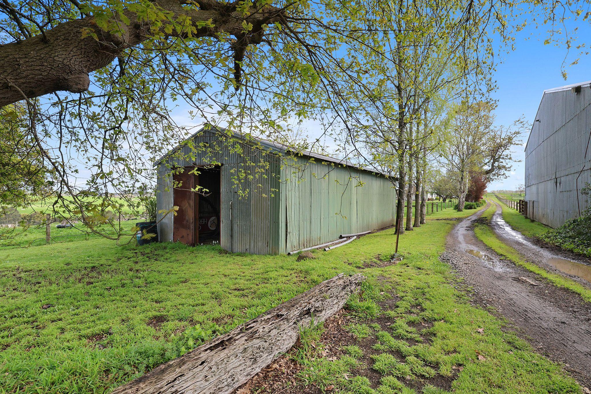 PRIZED RURAL HOLDINGS, SPECTACULAR LOCATION
