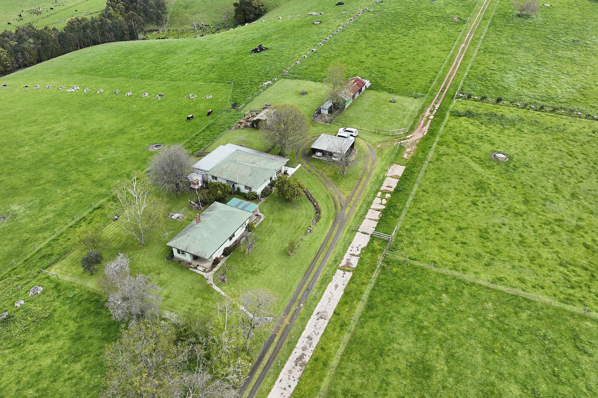 PRIZED RURAL HOLDINGS, SPECTACULAR LOCATION