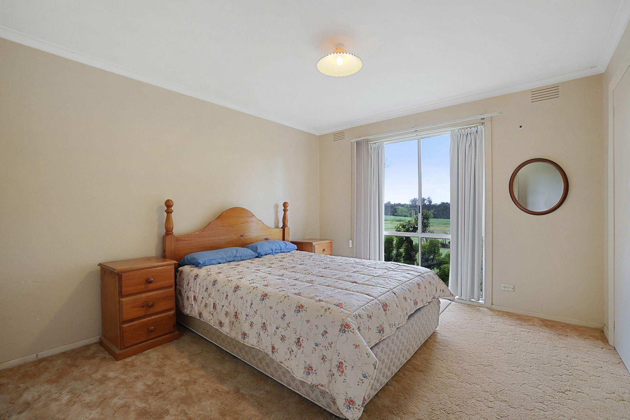 PRIZED RURAL HOLDINGS, SPECTACULAR LOCATION