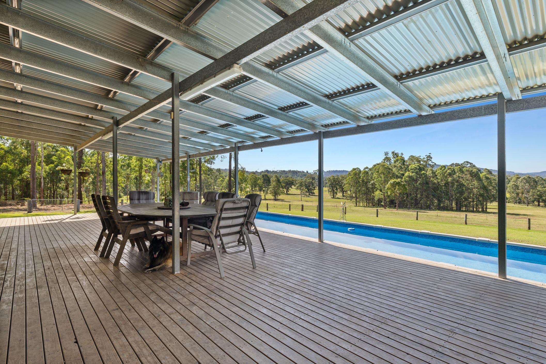 Large Acreage With Multiple Income Streams