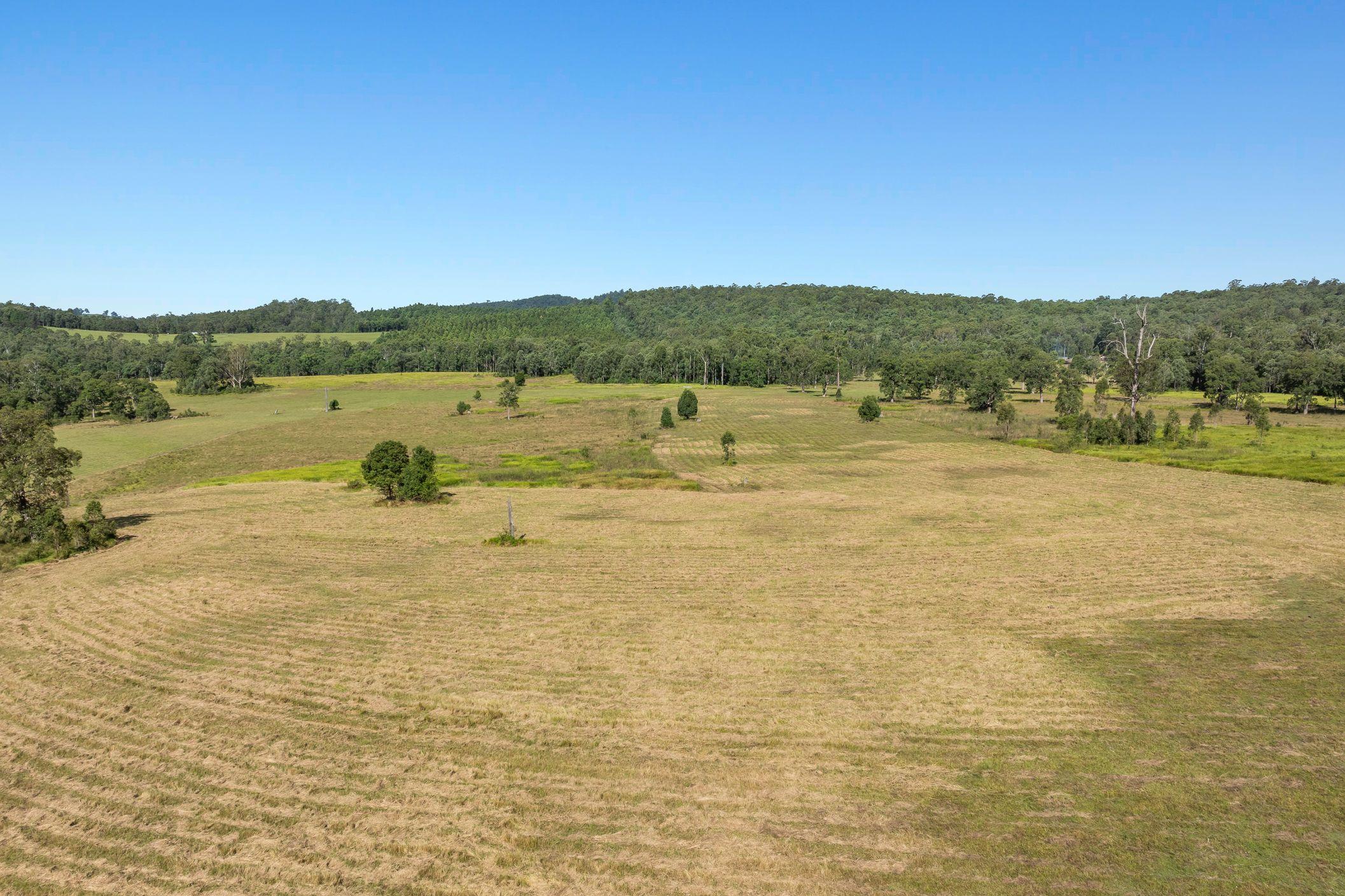 Large Acreage With Multiple Income Streams