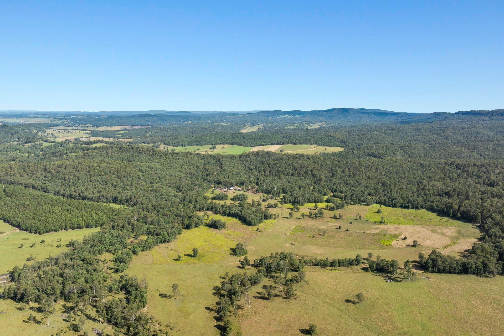 Large Acreage With Multiple Income Streams