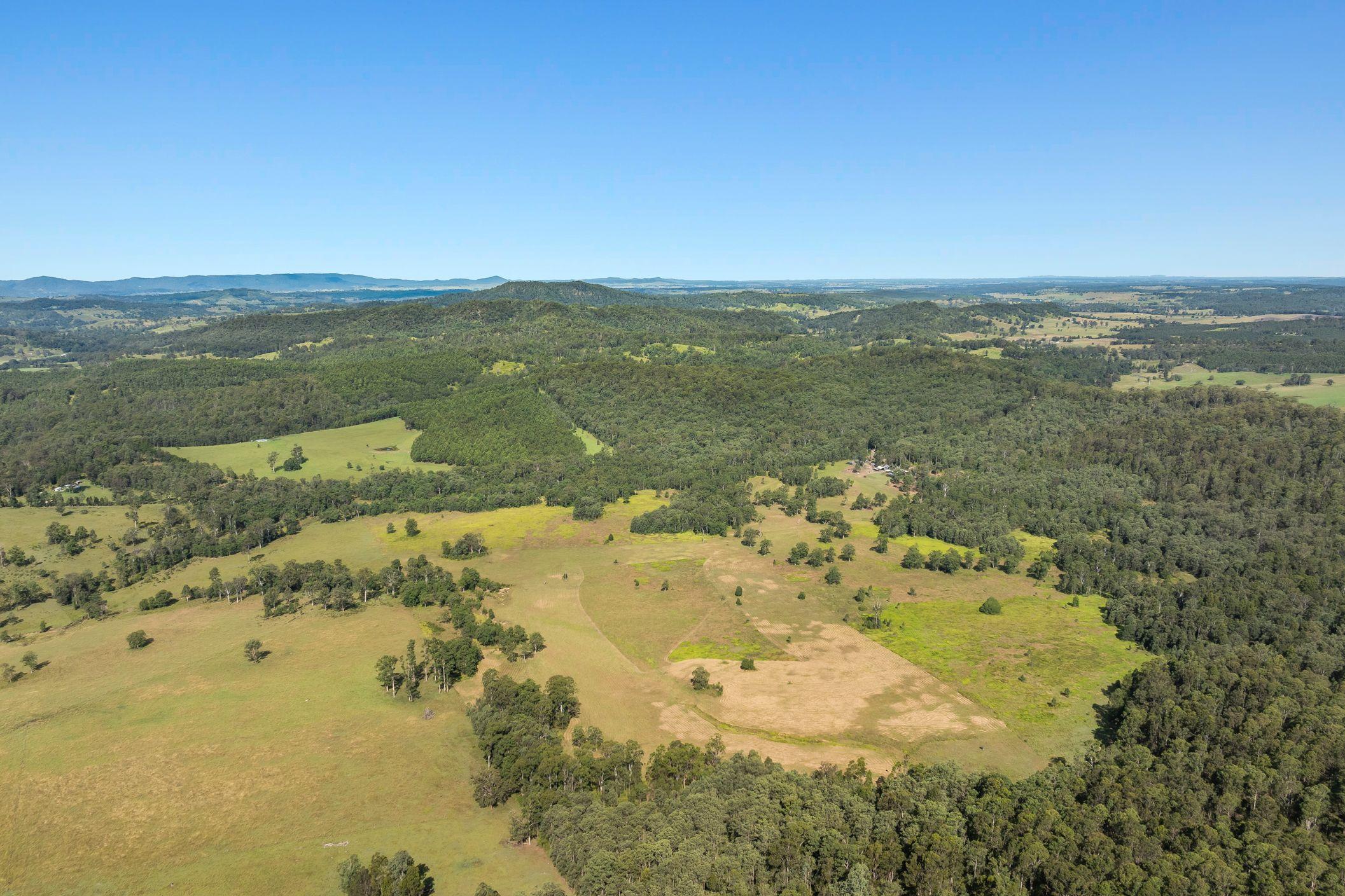 Large Acreage With Multiple Income Streams