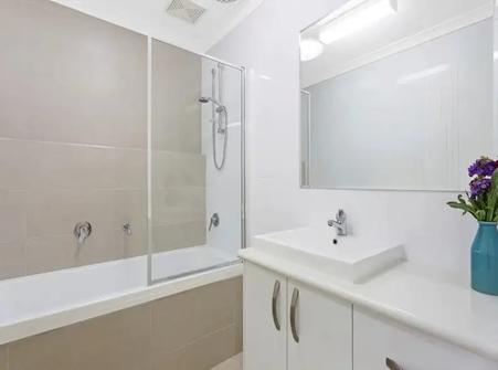 Neat & Tidy Unit in a Convenient Location