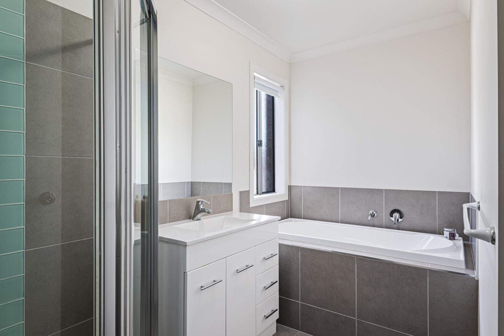 Comfort, Space & Convenience in Prime Hamilton Valley Location